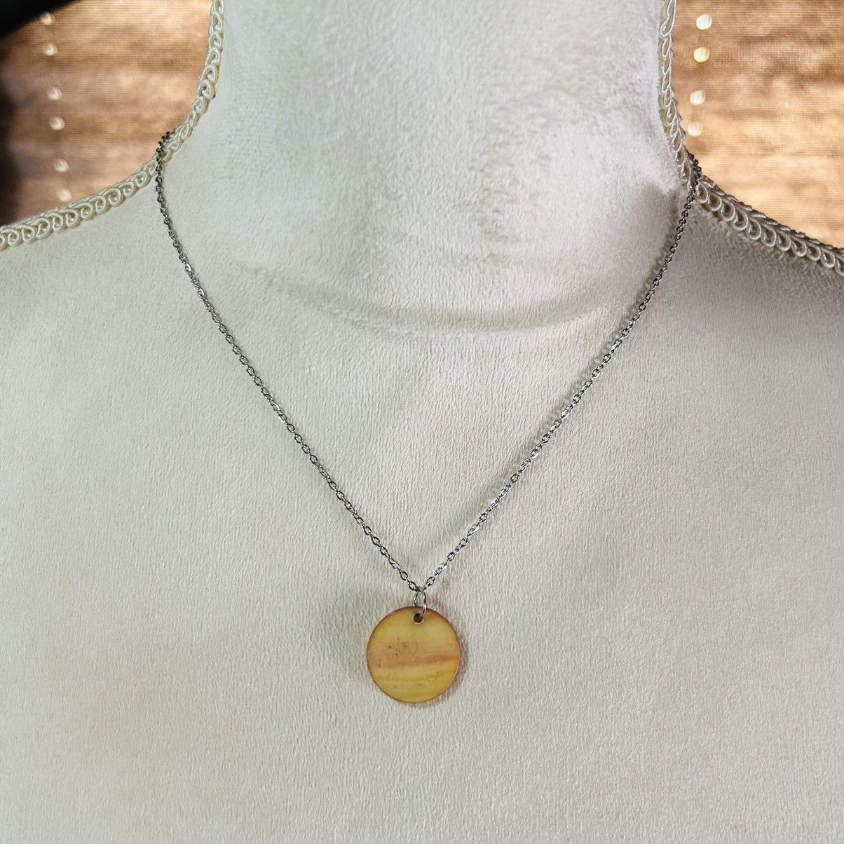 Handmade Handcrafted salvaged vintage mother of pearl disc necklace Size ONE SIZE - 2 Thumbnail