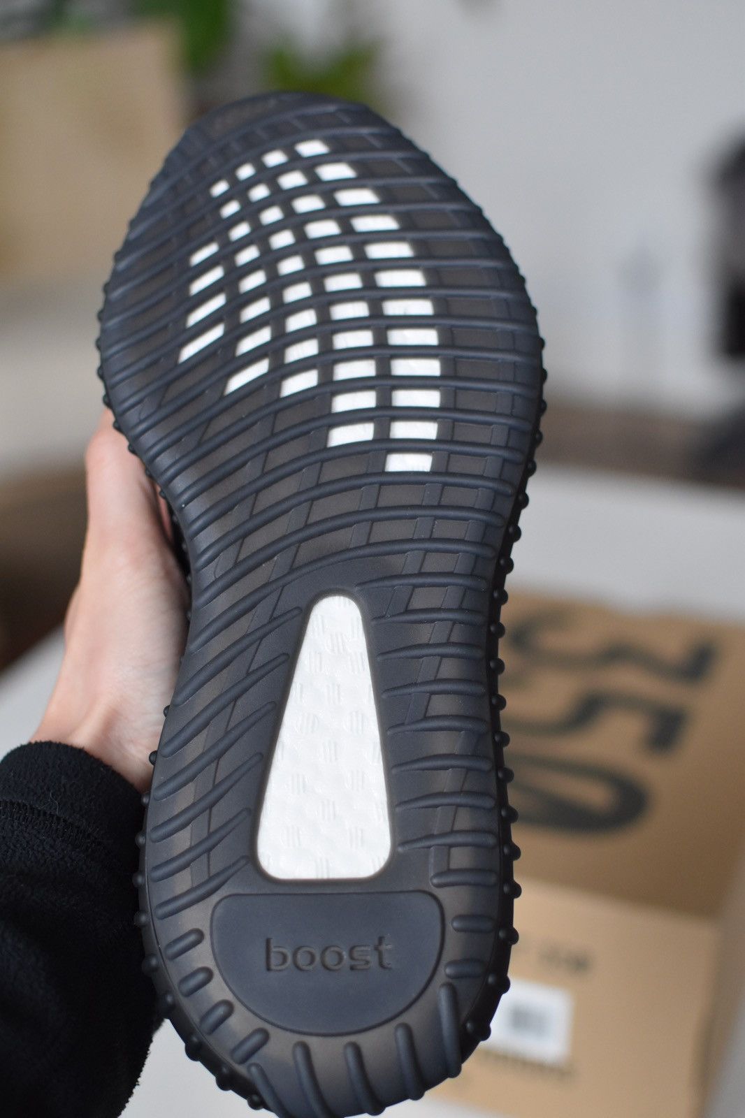 Adidas × Kanye West DS Yeezy Boost 350 V2 Black/Red Size US 10 / EU 43 - 8 Thumbnail