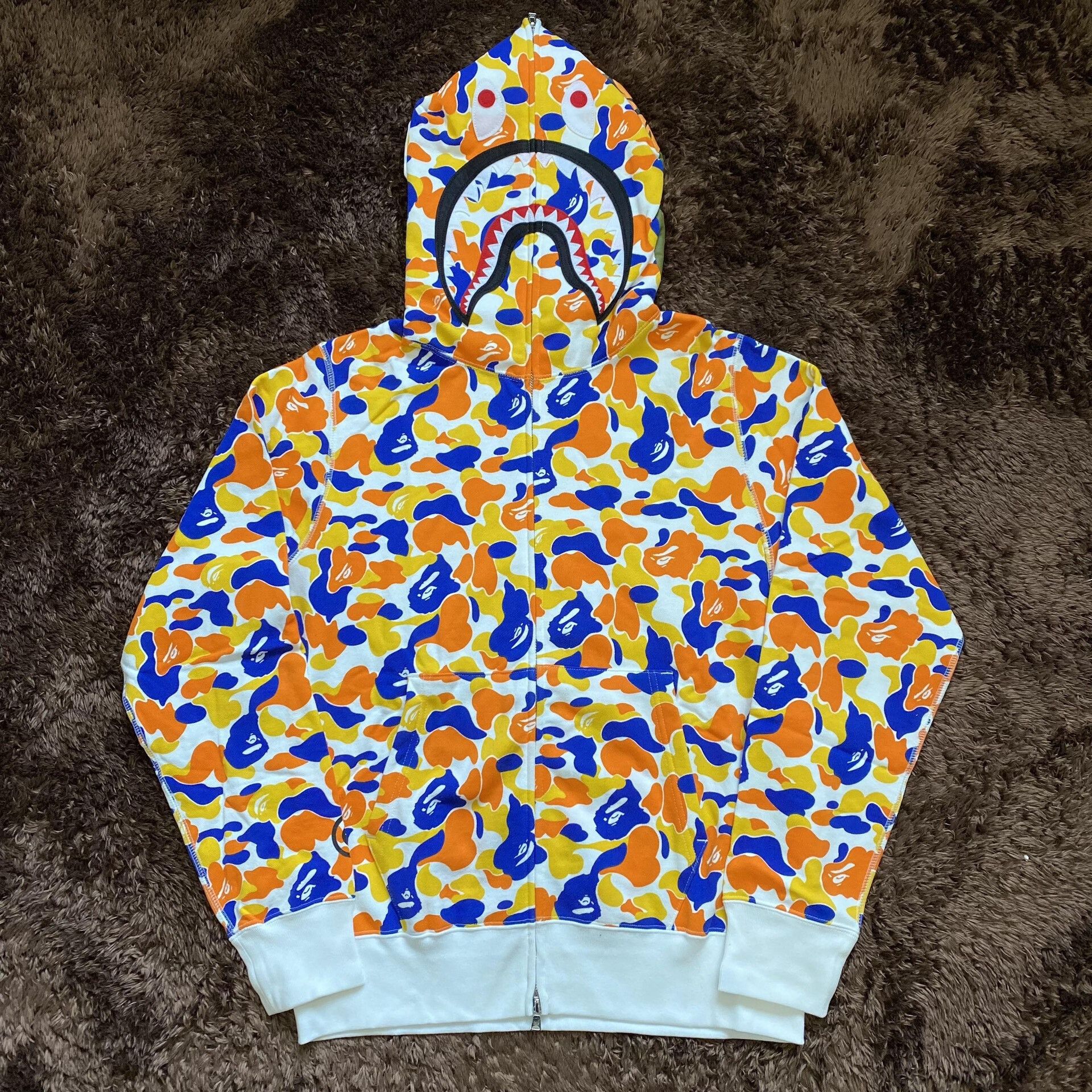 Bape Bape Shark Hoodie m Men Size US M / EU 48-50 / 2 - 1 Thumbnail