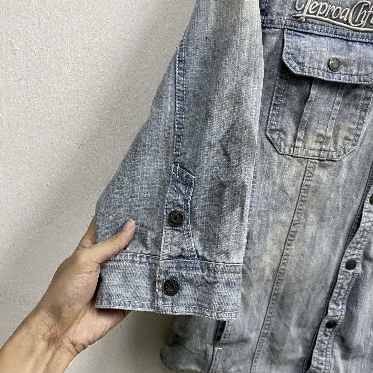 In The Attic IN THE ATTIC Japanese Brand Y2K Grunge Distressed DenimShirt Size US M / EU 48-50 / 2 - 5 Thumbnail