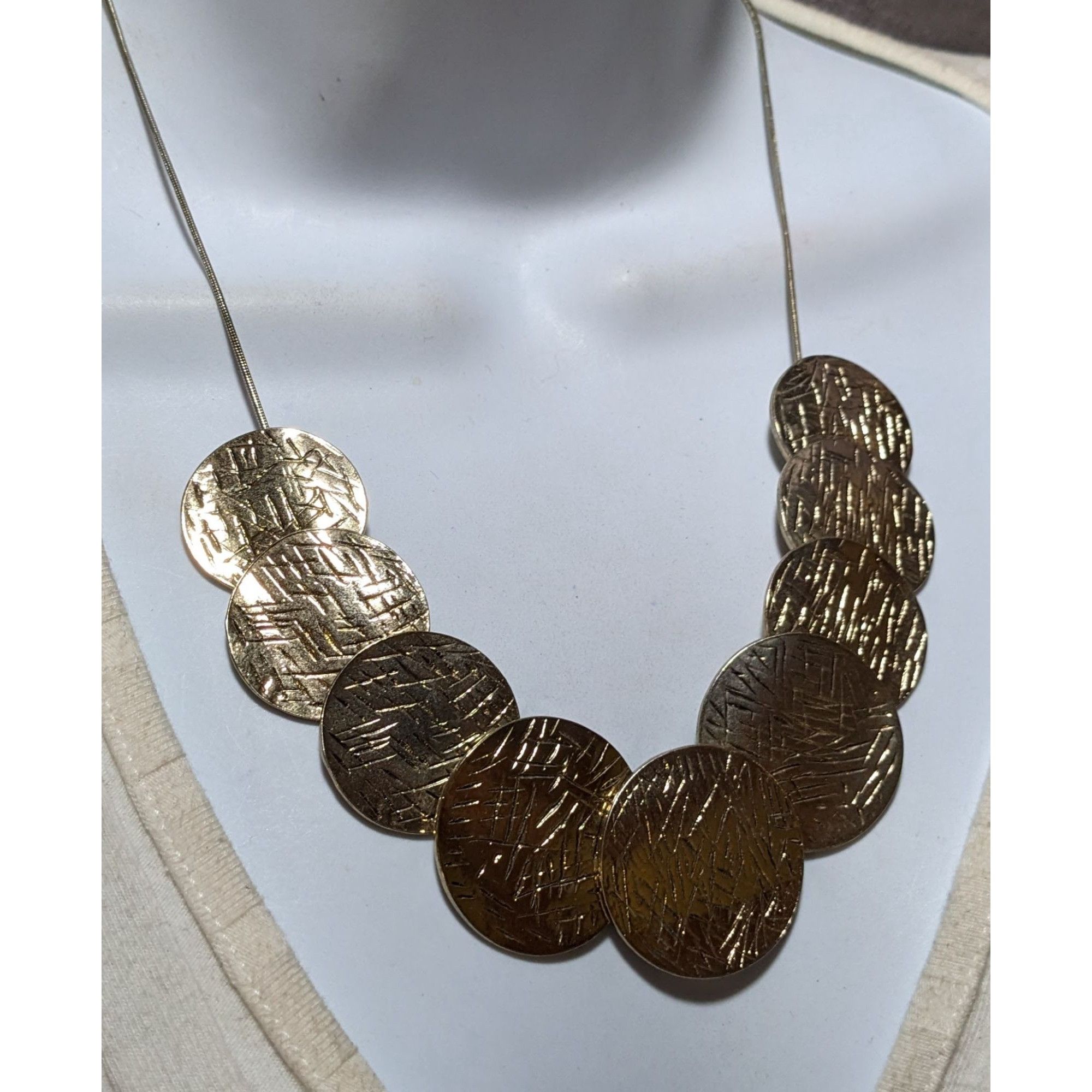 Other Modern Glam Erica Lyons Etched Gold Disc Necklace Size ONE SIZE - 6 Thumbnail