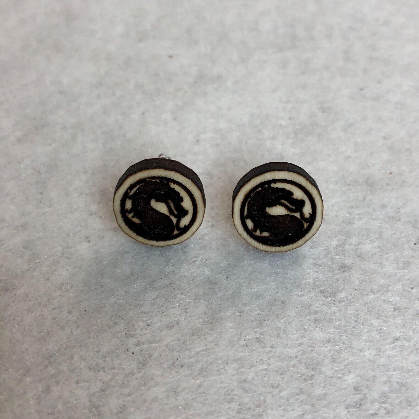 Other Mortal Kombat Wood Stud Earrings Size ONE SIZE - 2 Thumbnail