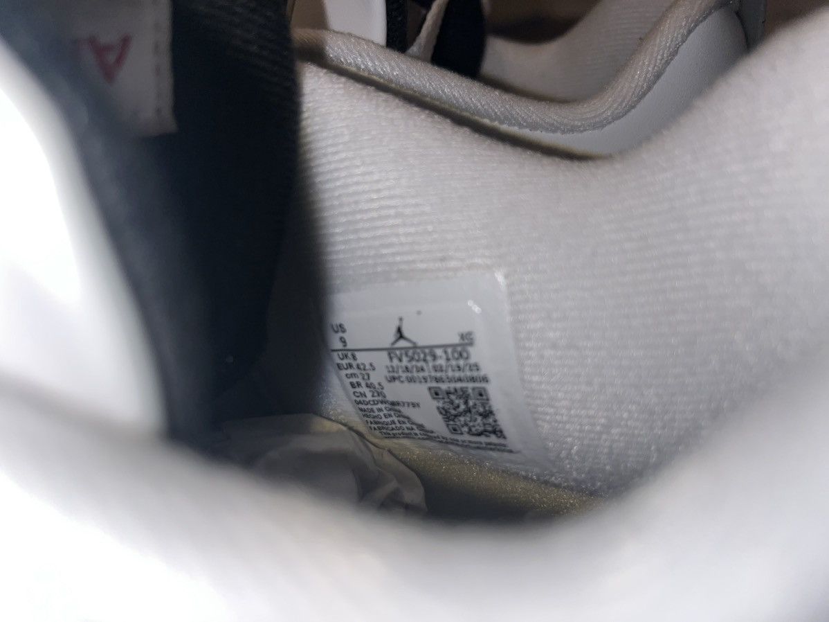 Jordan Brand Jordan 4 White cement Size US 9 / EU 42 - 12 Thumbnail
