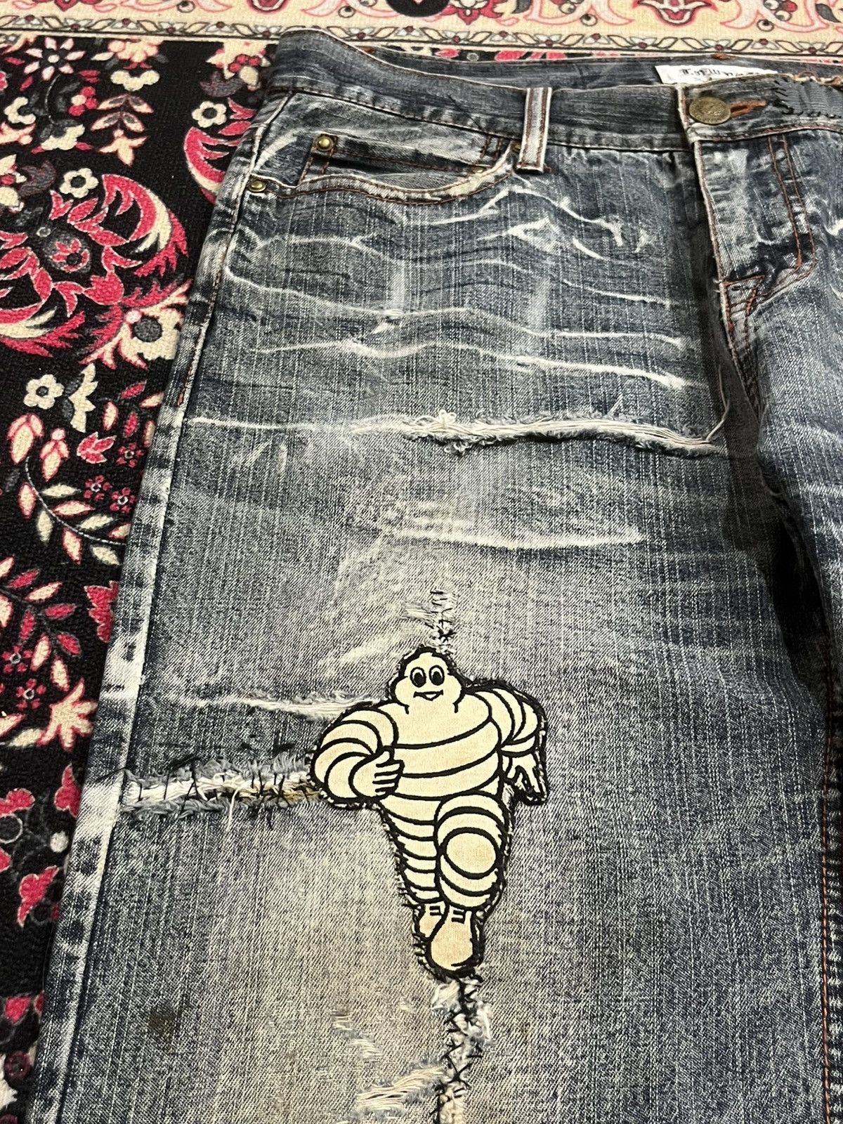 Le Grande Bleu (L.G.B.) ⚡️Distressed⚡️Vintage Lowbox “Michelin” Patches Whisker Jeans Size US 32 / EU 48 - 7 Thumbnail