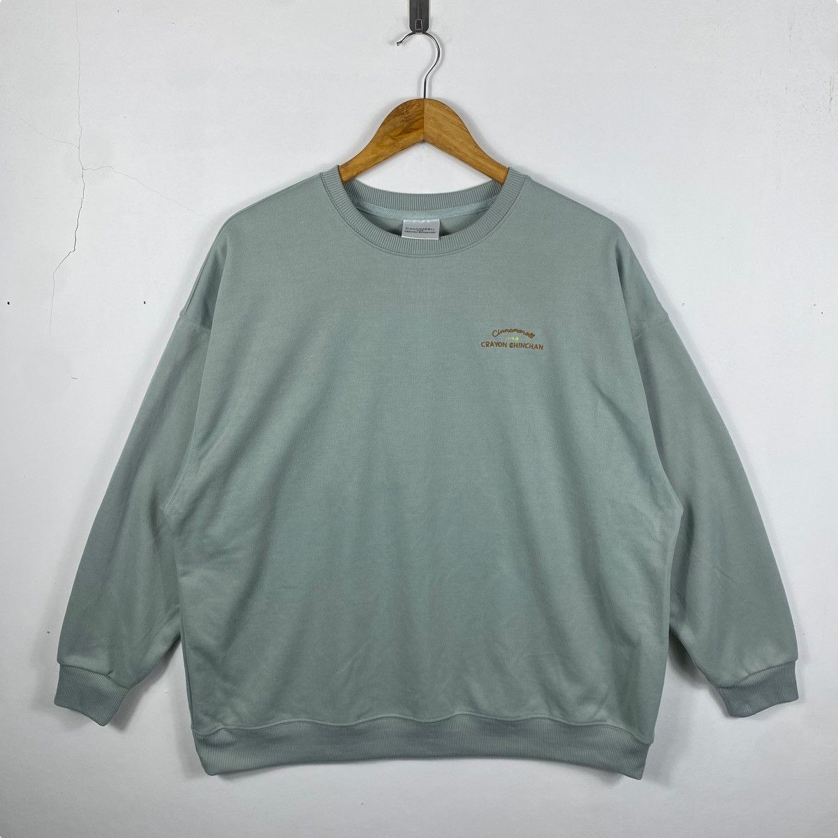Anime CINNAMOROLL x CRAYON SHINCHAN Sanrio Cartoon Sweatshirt Size US XL / EU 56 / 4 - 4 Thumbnail