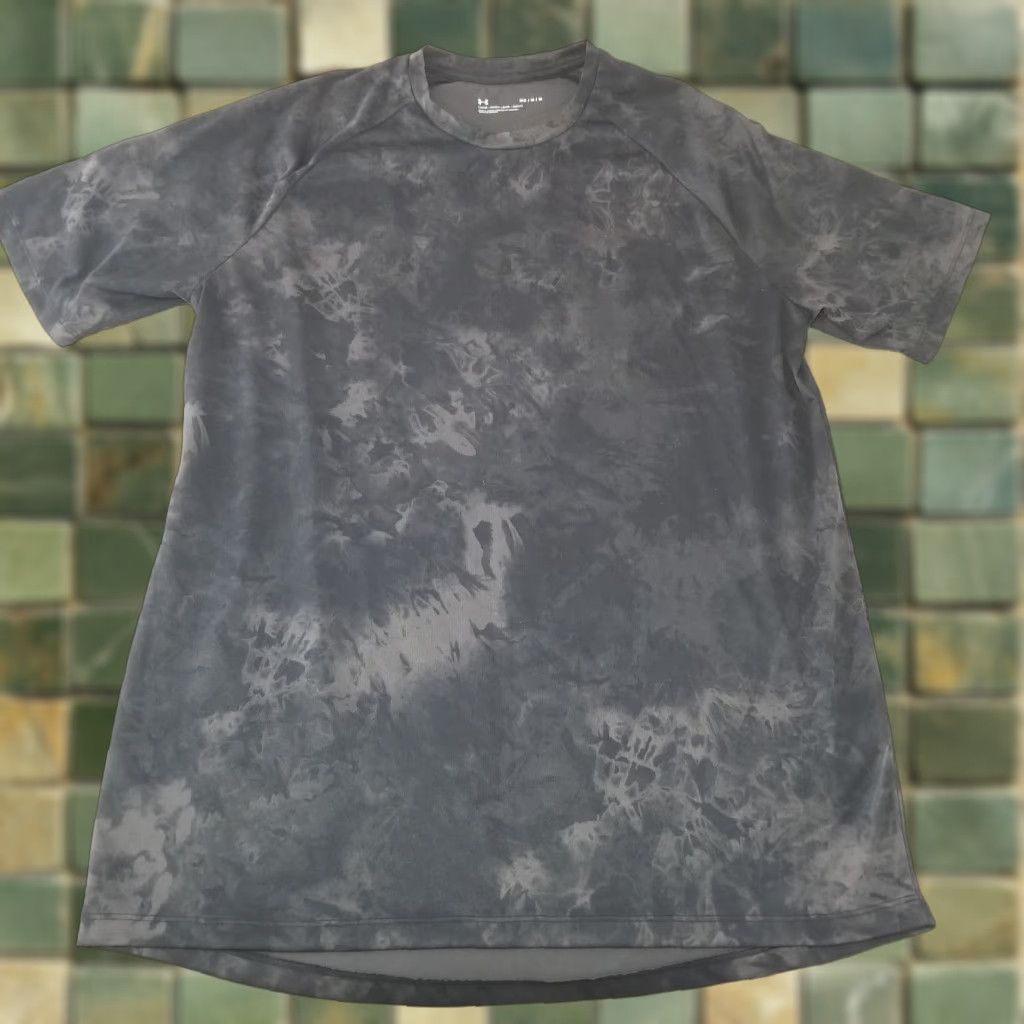 Under Armour Under Armour Shirt Mens M Black Smoke Loose Fit Crewneck Running Athletic Size US M / EU 48-50 / 2 - 1 Thumbnail
