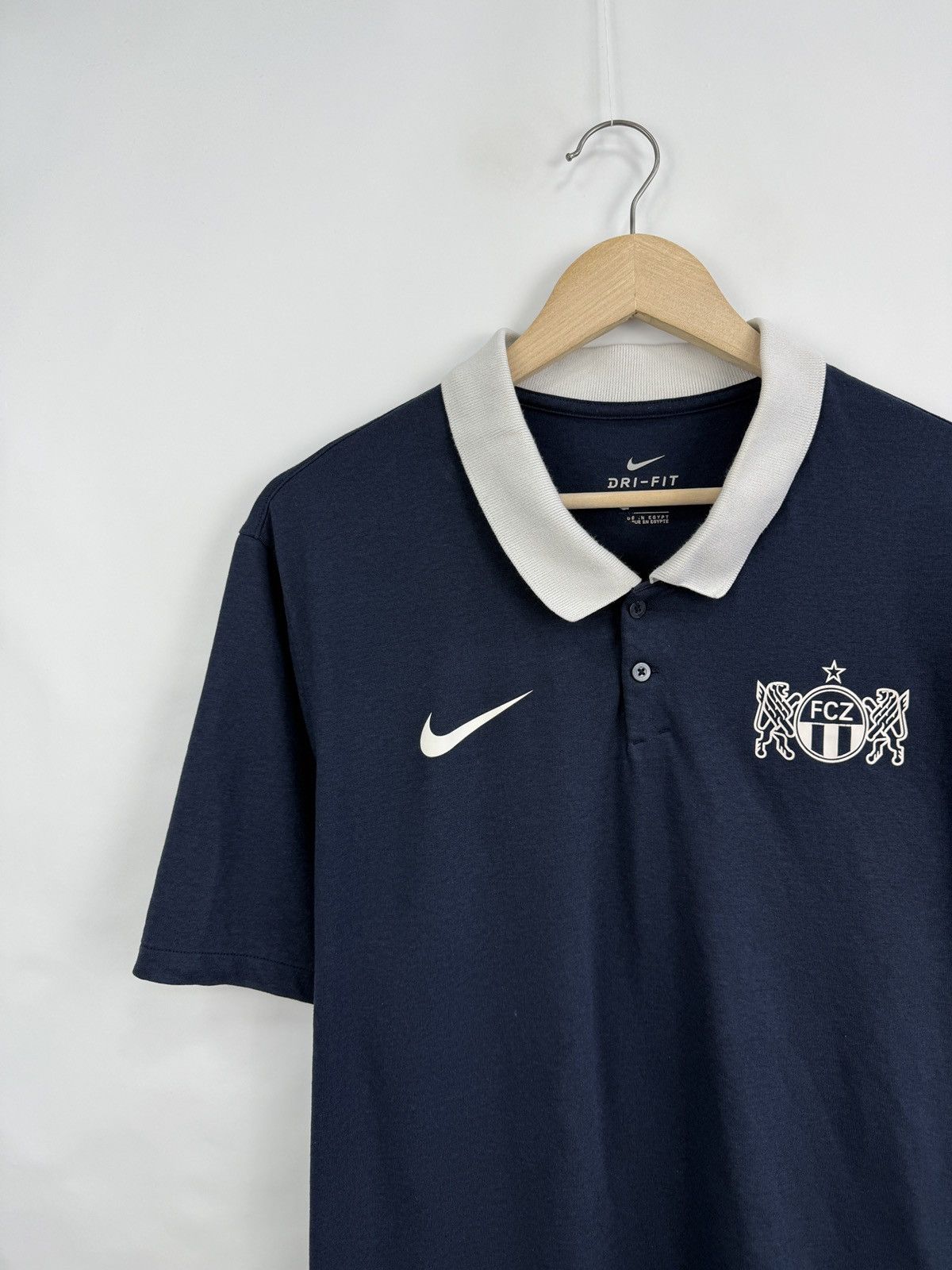 Nike 🇨🇭 Nike FCZ Zurich Switzerland Suisse Swiss Soccer T-Shirt Size US XL / EU 56 / 4 - 2 Thumbnail