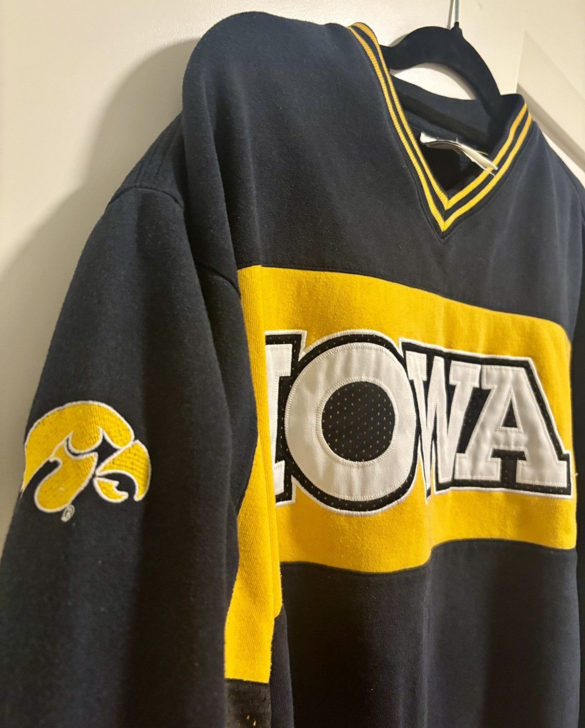 Lee Vintage Lee Sports Iowa Hawkeyes Sweatshirt Size Large Size US L / EU 52-54 / 3 - 3 Thumbnail