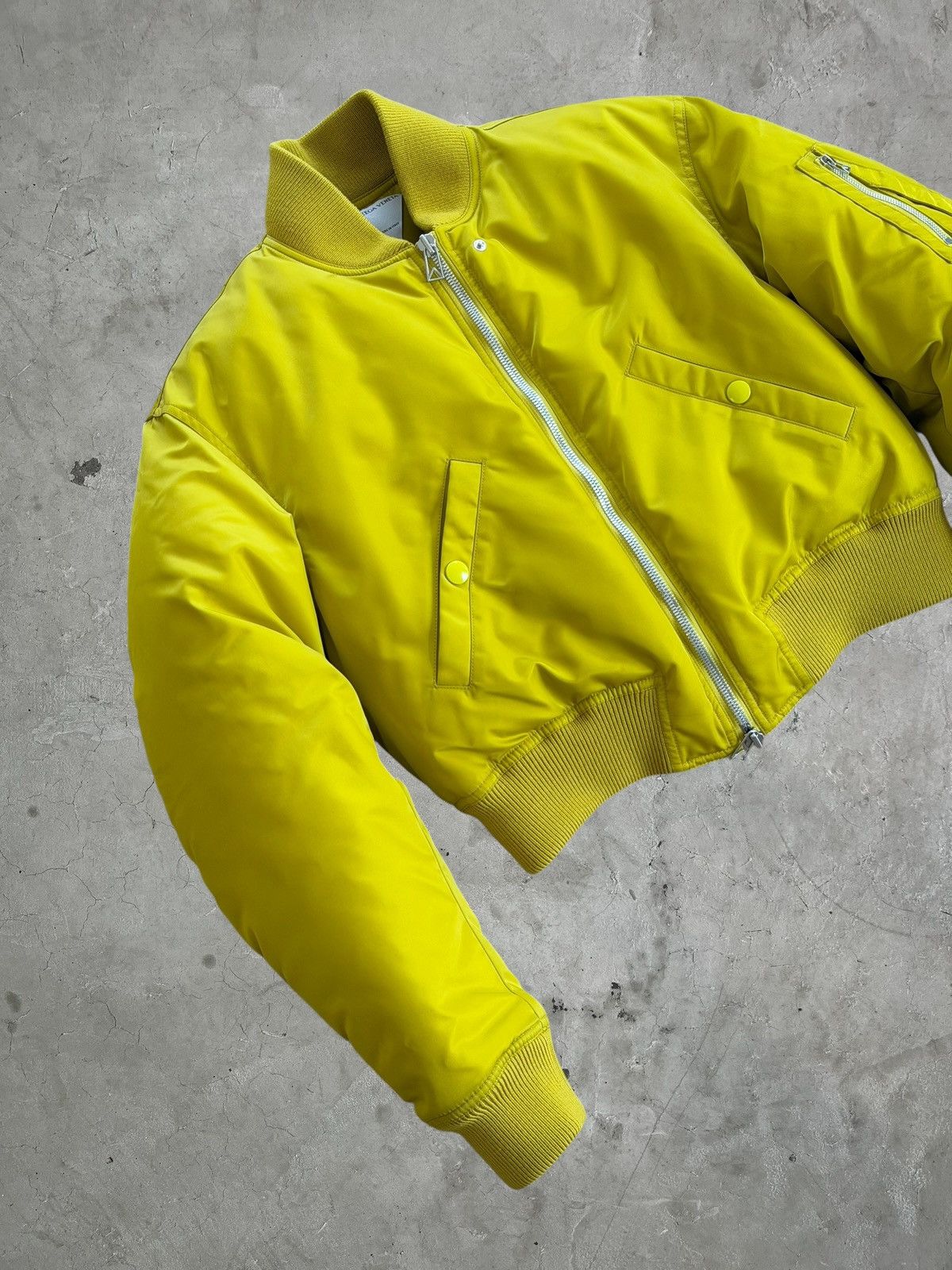 Bottega Veneta Bottega Veneta Cropped Bomber Jacket Size US S / EU 44-46 / 1 - 4 Thumbnail