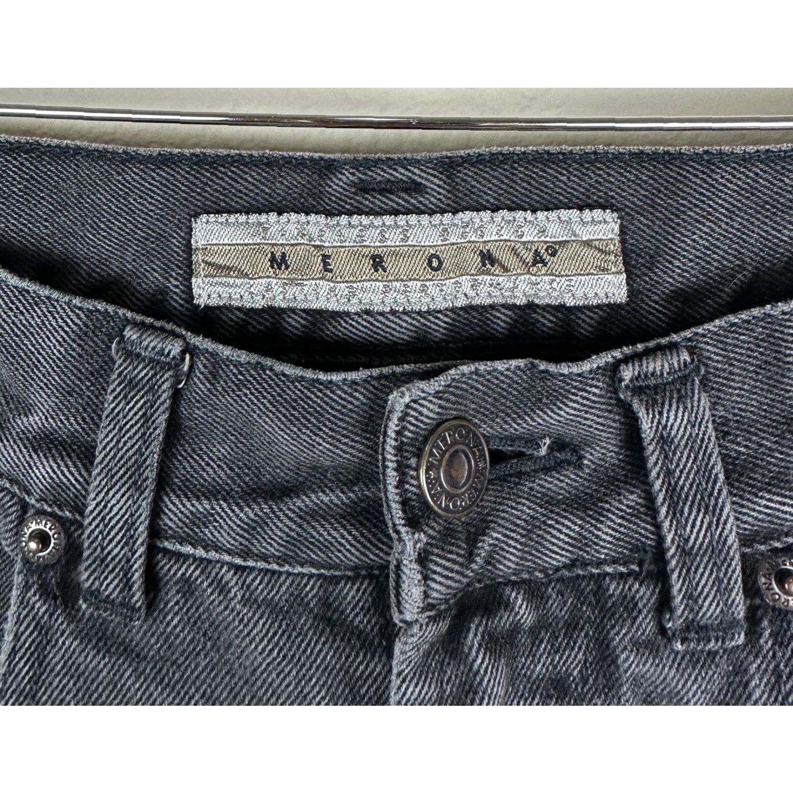 Merona VINTAGE THRASHED 90s Faded Black Denim Jeans ACTUAL 27x28 Relaxed Tapered Jeans Men Size US 27 - 5 Thumbnail