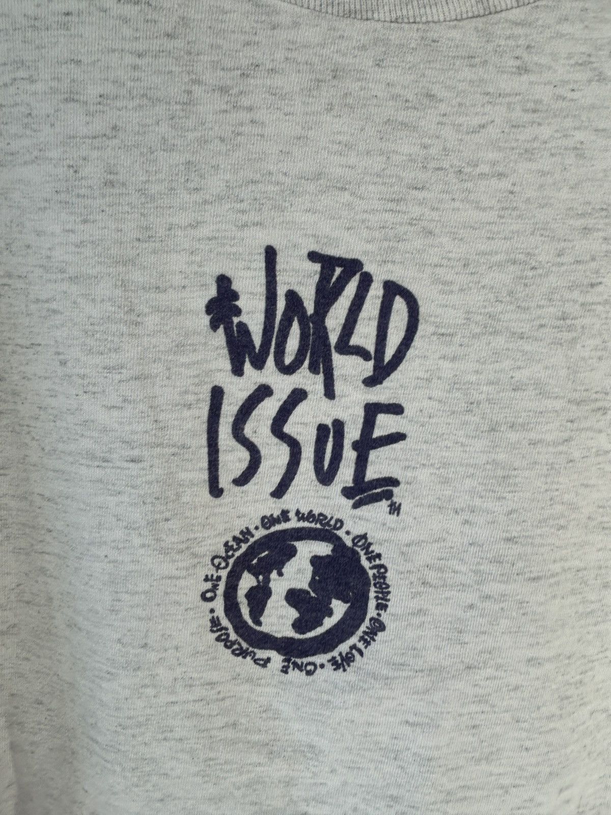 Vintage Vintage 90s World Issue Graphic Tee Size US L / EU 52-54 / 3 - 4 Thumbnail