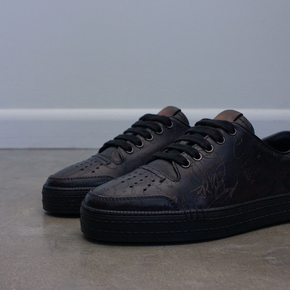 Berluti 1.6k$ BERLUTI Playtime Scritto Leather Low-Top Sneakers US7 Size US 7 / EU 40 - 3 Thumbnail