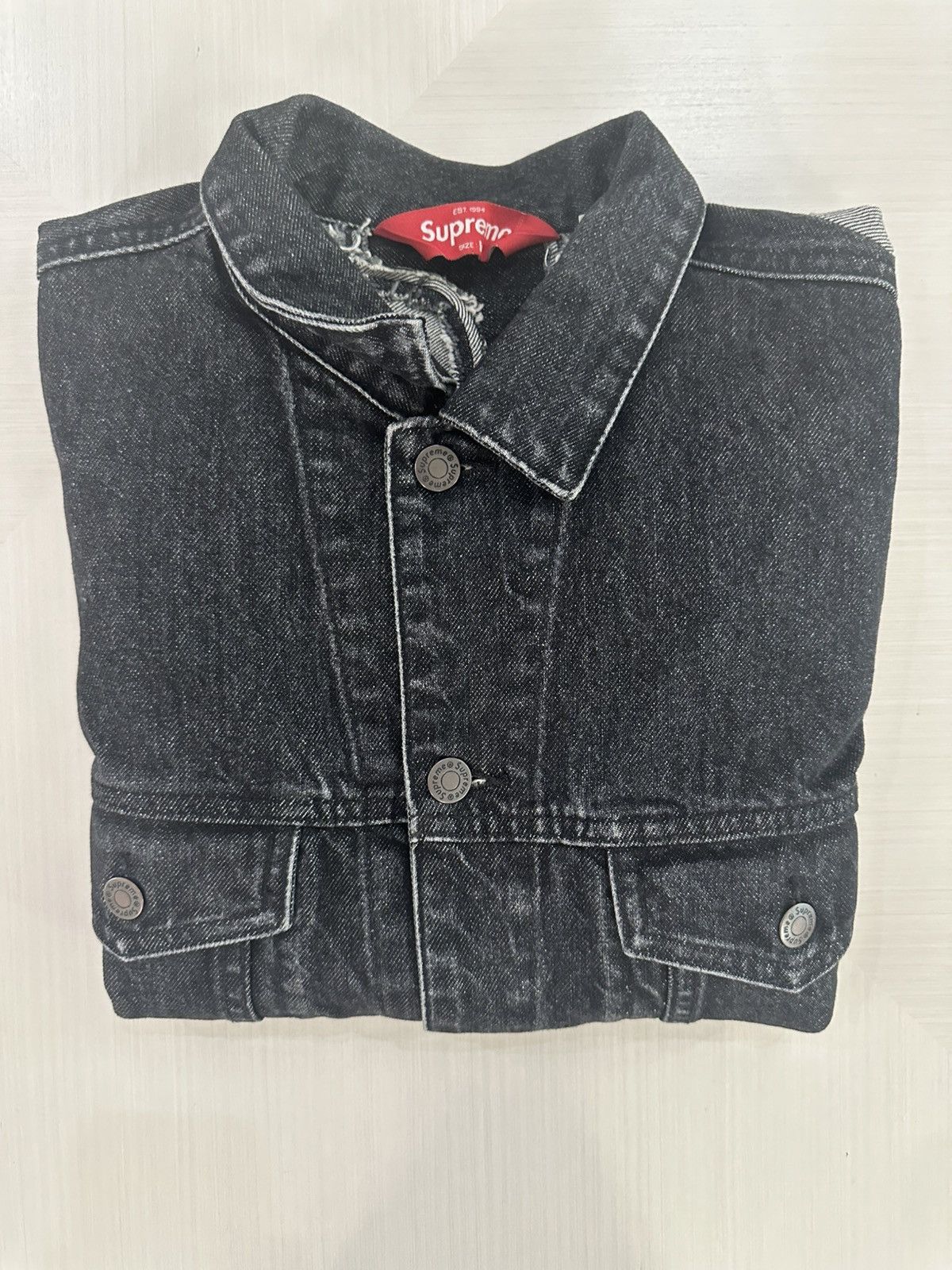 Supreme Supreme Inset Logo Denim Trucker Jacket SS22 black