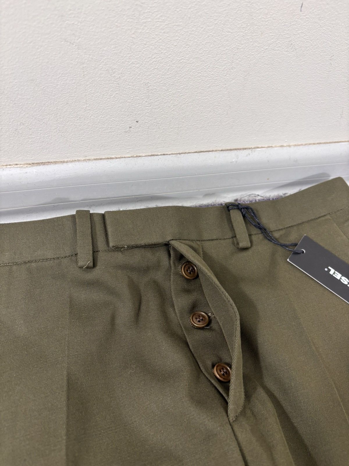Diesel Black Gold Diesel Black Gold NWT Men’s Khaki Green Dress Chino Shorts Size US 30 / EU 46 - 8 Thumbnail