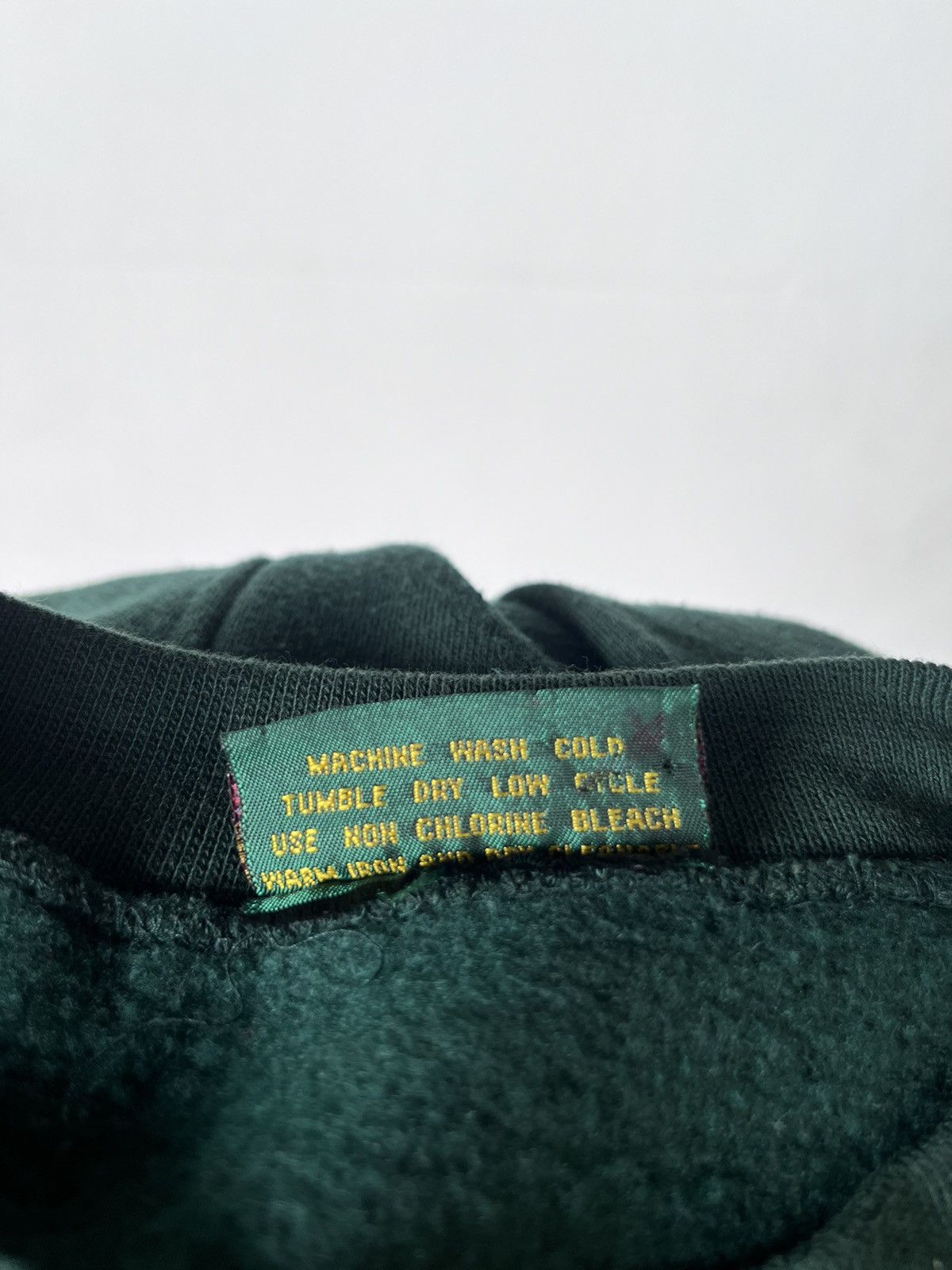 Vintage Vintage 80s New Zealand Map Sweatshirt Size US S / EU 44-46 / 1 - 7 Thumbnail