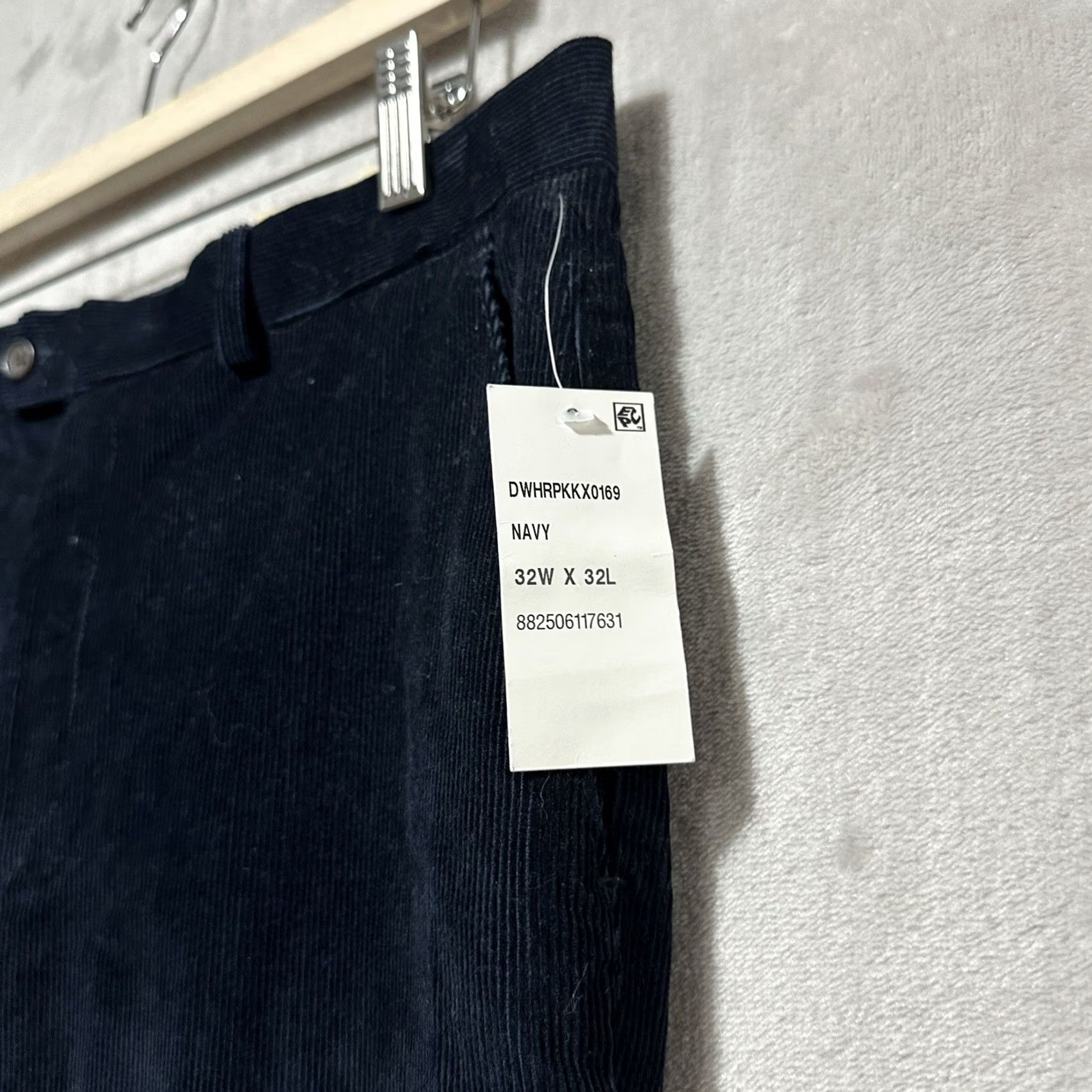 Ralph Lauren Polo Ralph Lauren Flat Front Corduroy Pants Navy 32 Men’s NWT Flat Front 100% Cotton Straight Leg Lauren Ralph Lauren Pants Size US XS / EU 42 / 0 - 4 Thumbnail