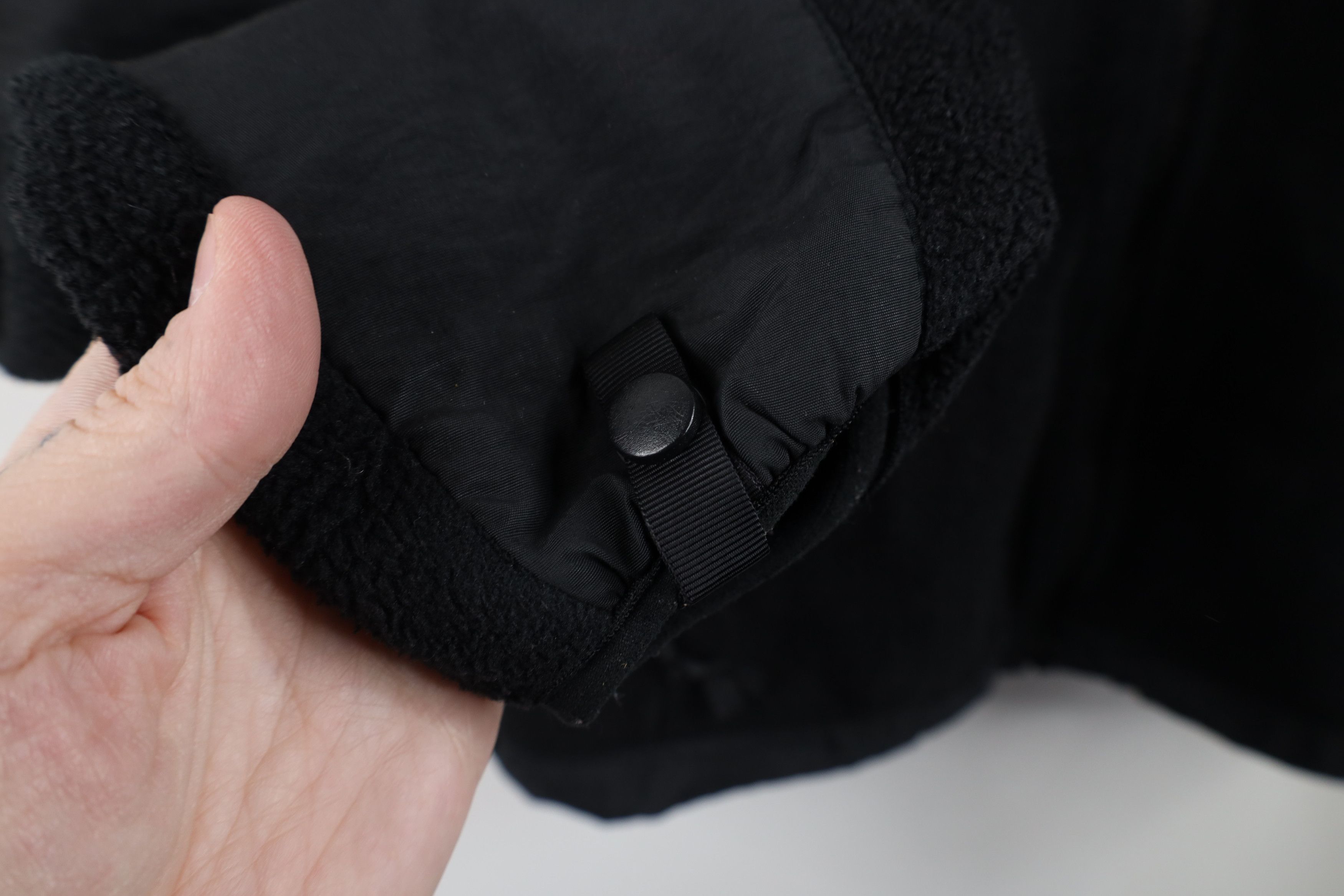 The North Face × Vintage Vintage The North Face Distressed Denali Fleece Jacket Black Size M / US 6-8 / IT 42-44 - 5 Thumbnail