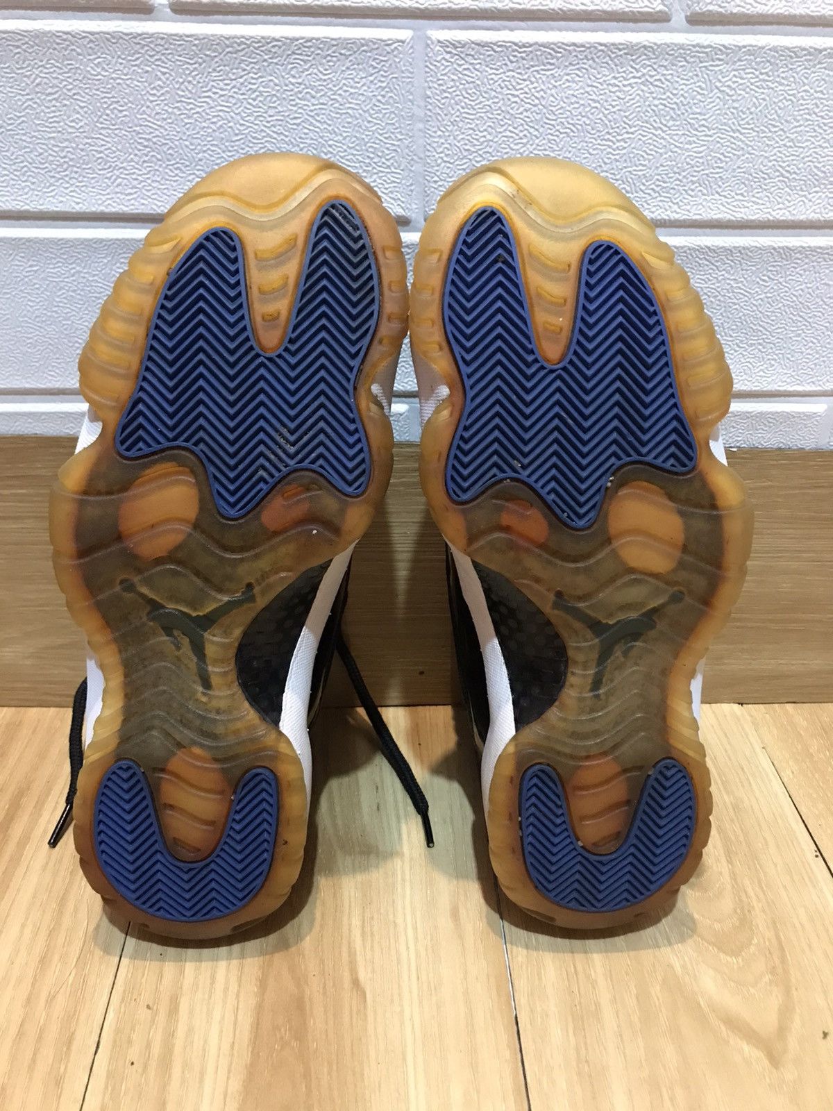 Jordan Brand × Nike Jordan 11 Retro Space Jam (2009) Size US 9.5 / EU 42-43 - 9 Thumbnail