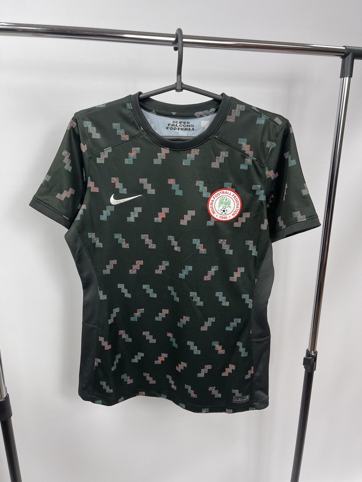 Nike Nike Nigeria Football Federation Jersey Size M Women’s Size M / US 6-8 / IT 42-44 - 1 Thumbnail