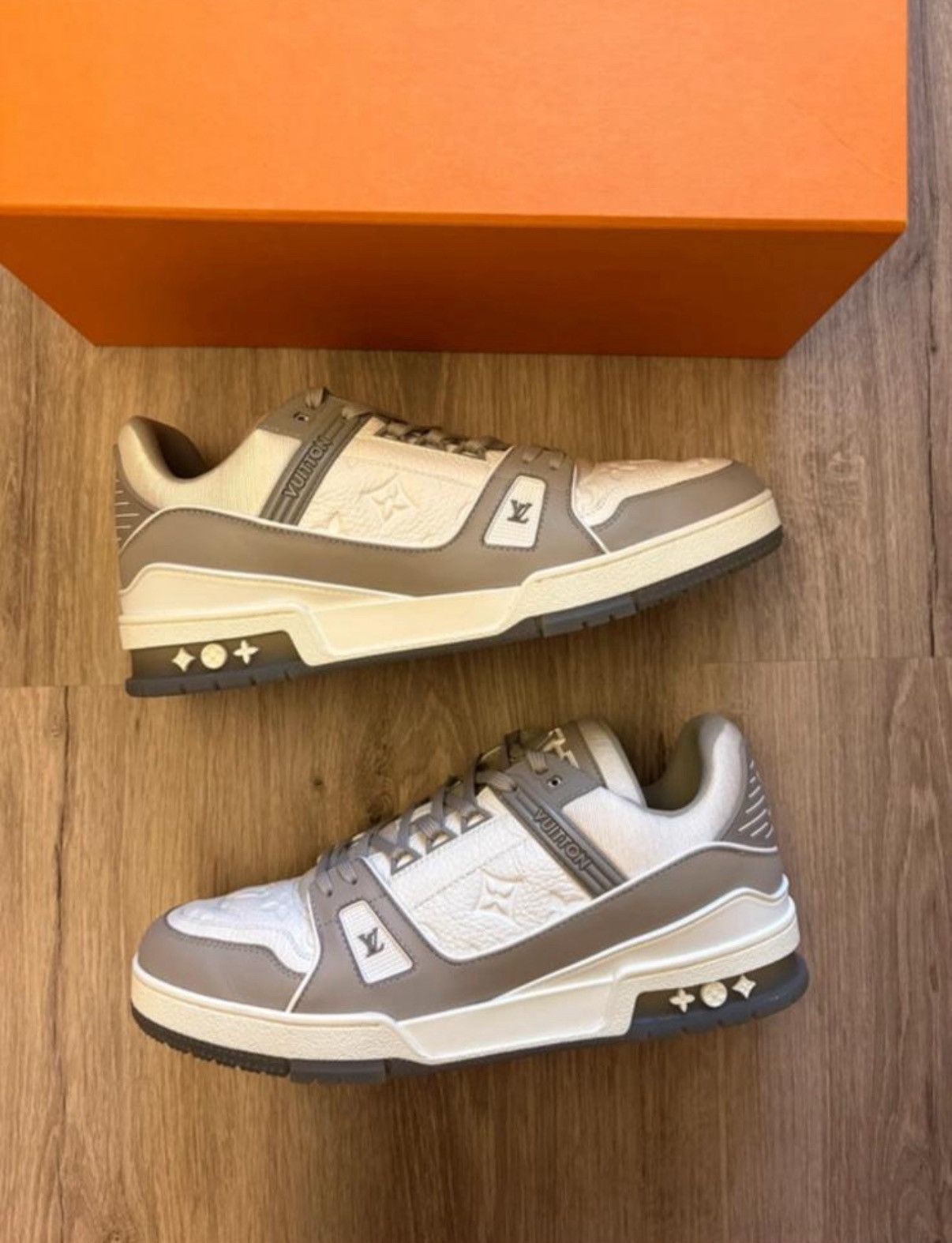 Louis Vuitton Louis Vuitton Grey Sneakers Size US 9 / EU 42 - 2 Thumbnail