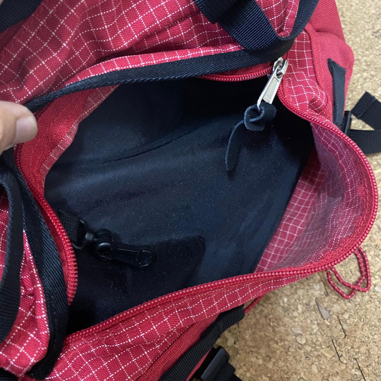 Supreme Supreme Archive 2009 Ripstop Bag – Red, YKK Zips Size ONE SIZE - 11 Thumbnail