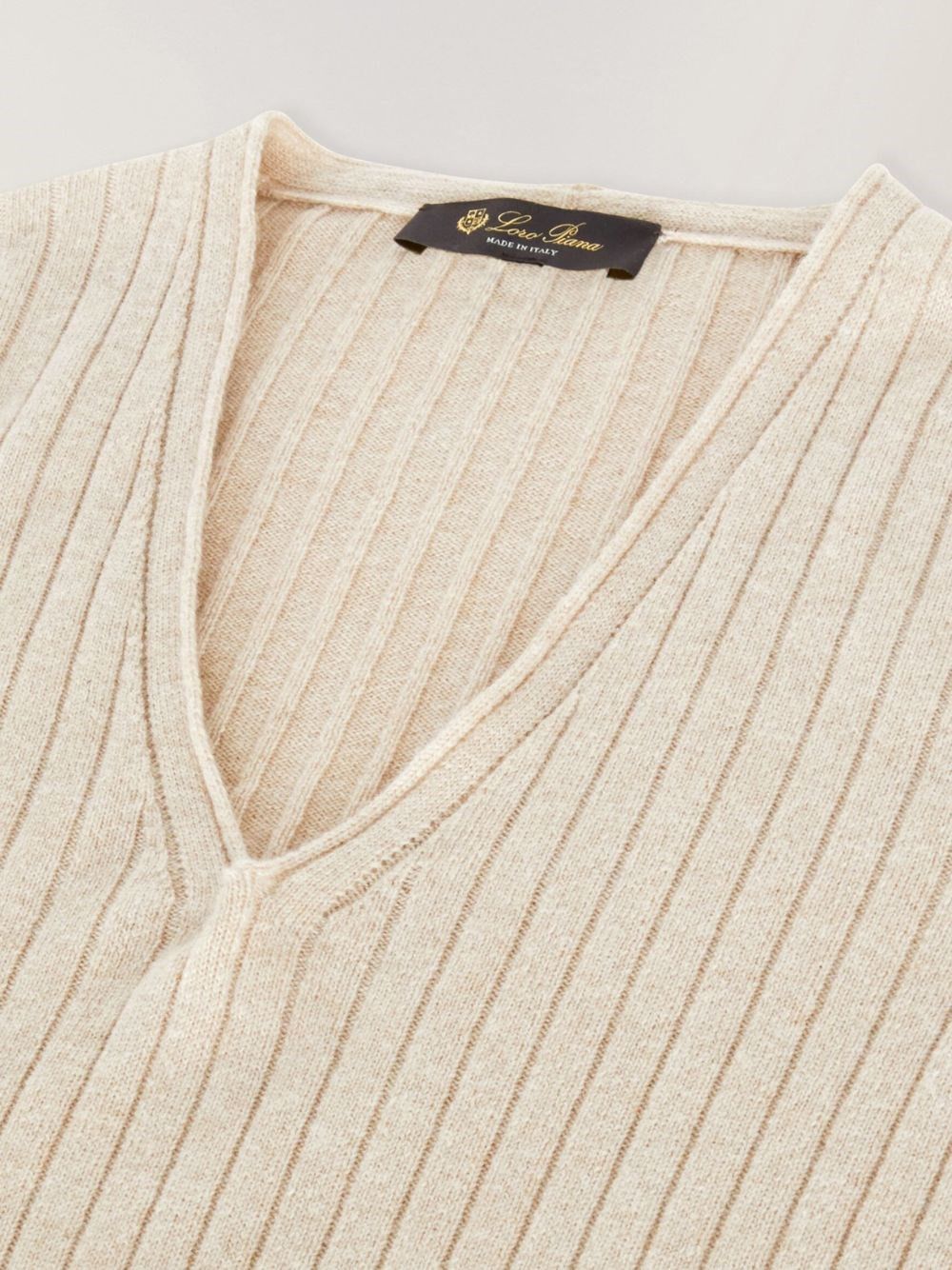 Loro Piana o1w1db10724 Maras Cashmere V-Neck Sweater in Beige Size XL / US 12-14 / IT 48-50 - 3 Thumbnail