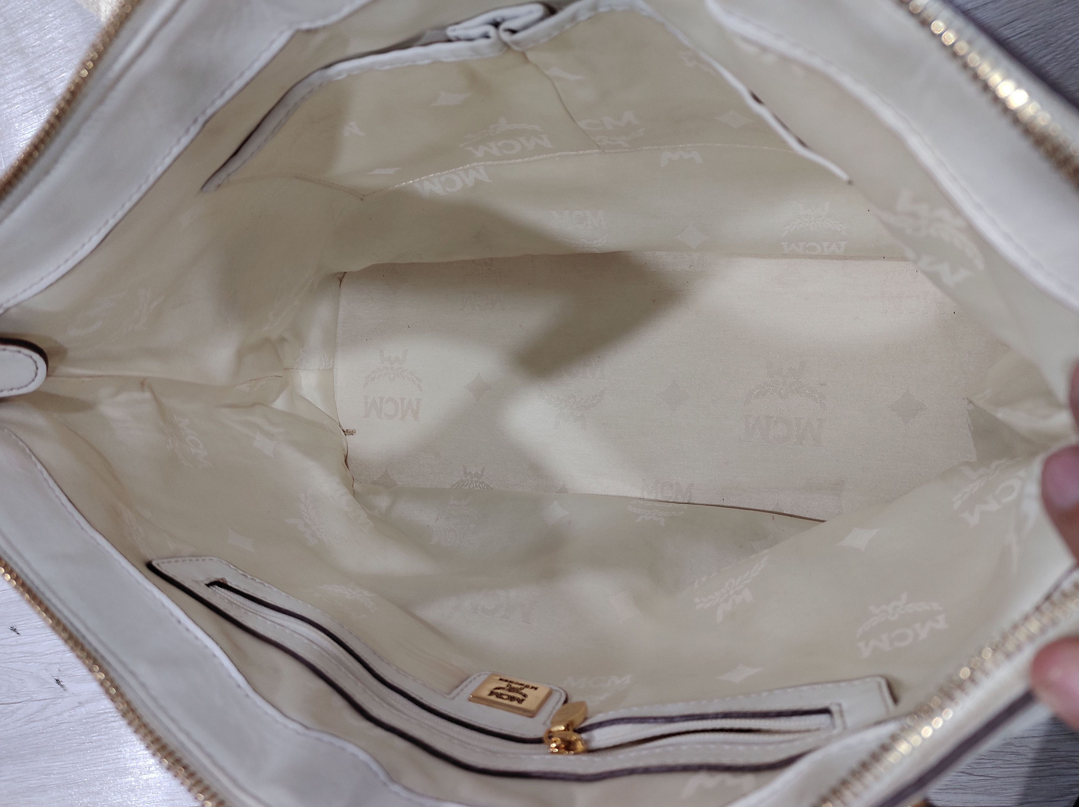 MCM Mcm White Visetos Tote Bag Size ONE SIZE - 12 Thumbnail