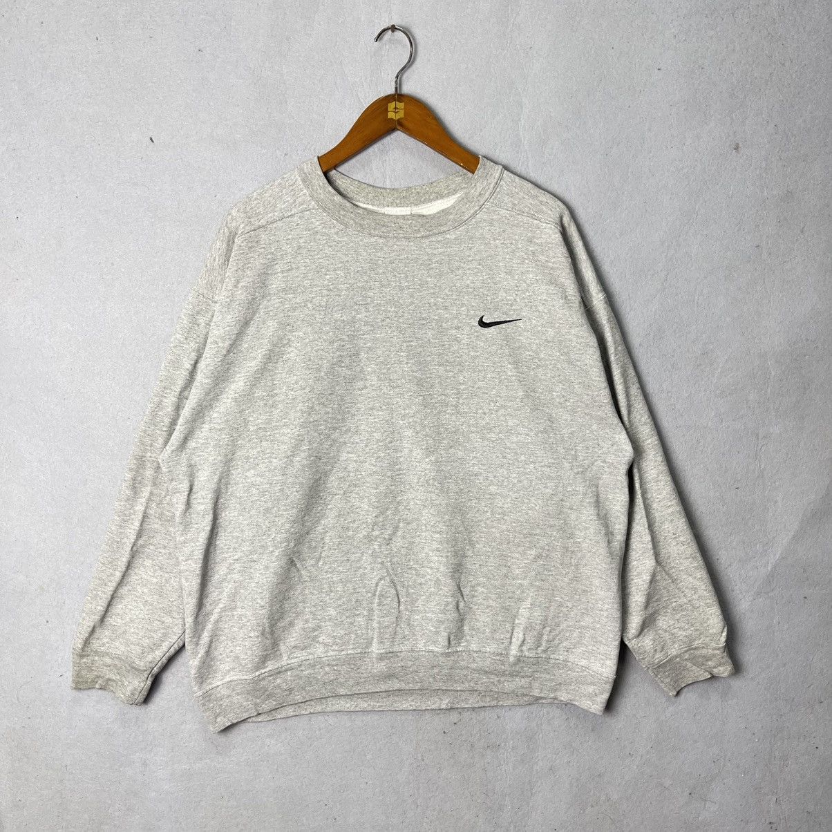 Nike Vintage Nike Mini Swoosh Grey Crewneck Sweatshirt Size US L / EU 52-54 / 3 - 1 Thumbnail