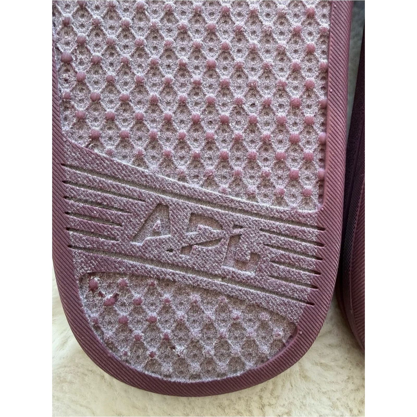 Athletic Propulsion Labs NEW!!! A.P.L women’s techloom velvet slides size 6 US 130$ Size US 6 / IT 36 - 5 Thumbnail