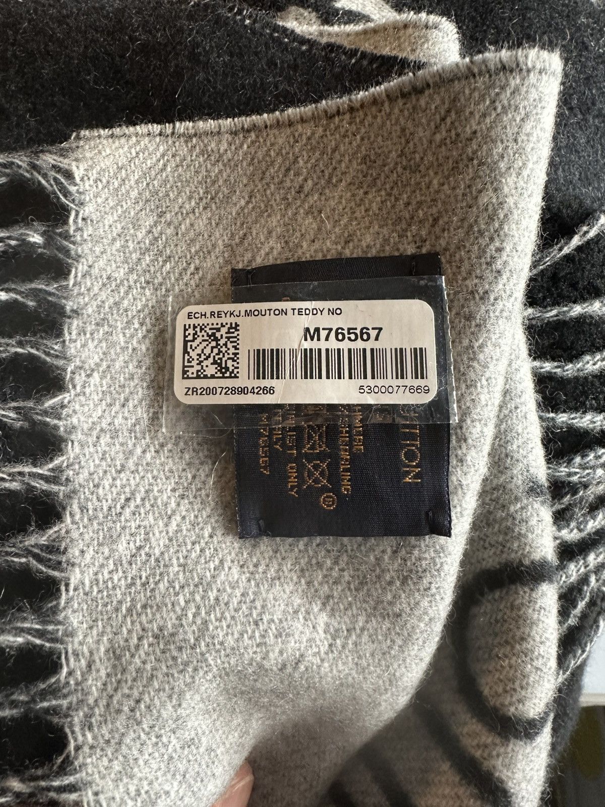 Louis Vuitton LOUIS VUITTON Echarpe Reykjavik Scarf Shearling Pockets Size ONE SIZE - 7 Thumbnail