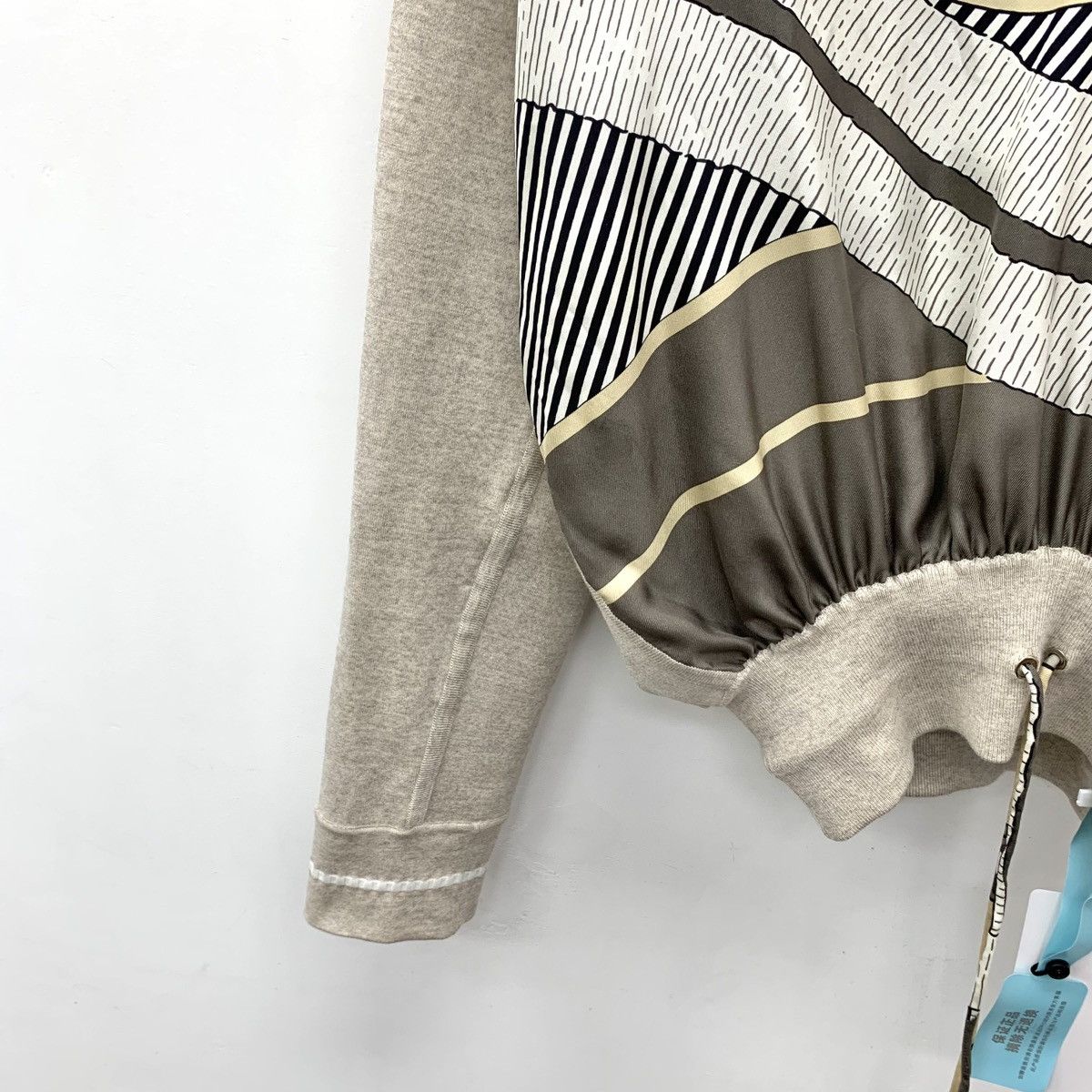 Hermes Hermès Oatmeal Silk Wool V-neck Long Sleeve Knitwear K26WX Size XS / US 0-2 / IT 36-38 - 4 Thumbnail
