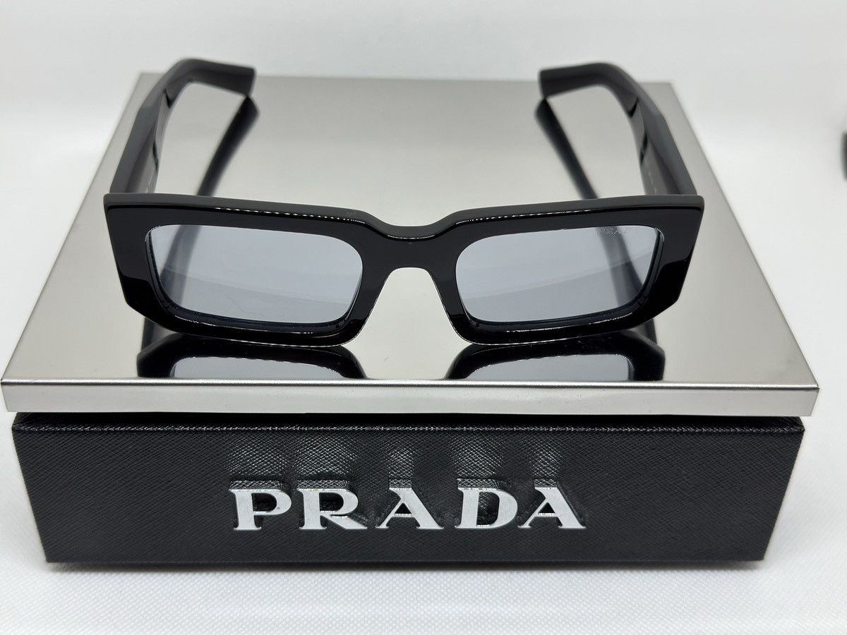 Prada Prada Symbole sunglasses PR 06YS 16K10L 53. New Collection Size ONE SIZE - 3 Thumbnail
