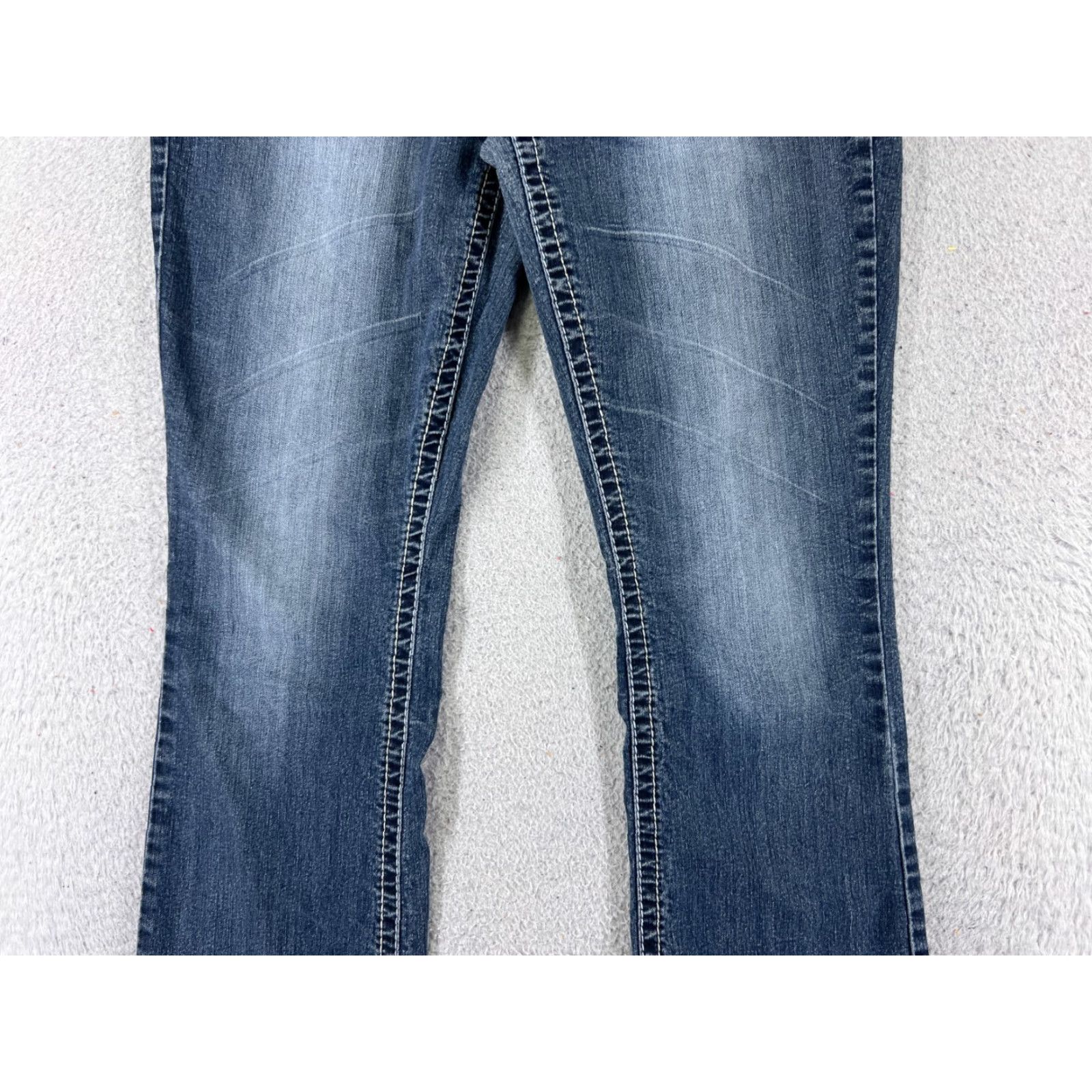 Vintage Maurices Jeans Womens 32x31 Blue Denim Bootcut Embroidered Cotton Blend Regular Inseam 31 5-Pocket Design Vintage No N/A Size 32" / US 10 / IT 46 - 3 Thumbnail