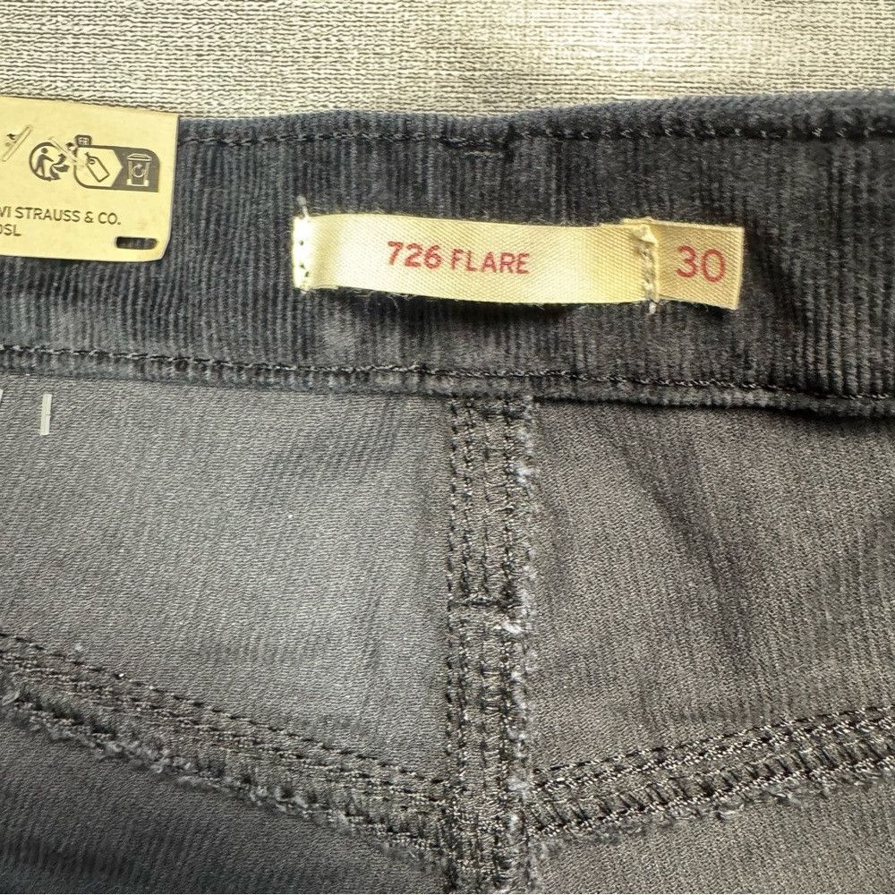 Levi's NWT New Levi's 726 High Rise Flare Corduroy Black Jeans Siz Size 30" / US 8 / IT 44 - 4 Thumbnail