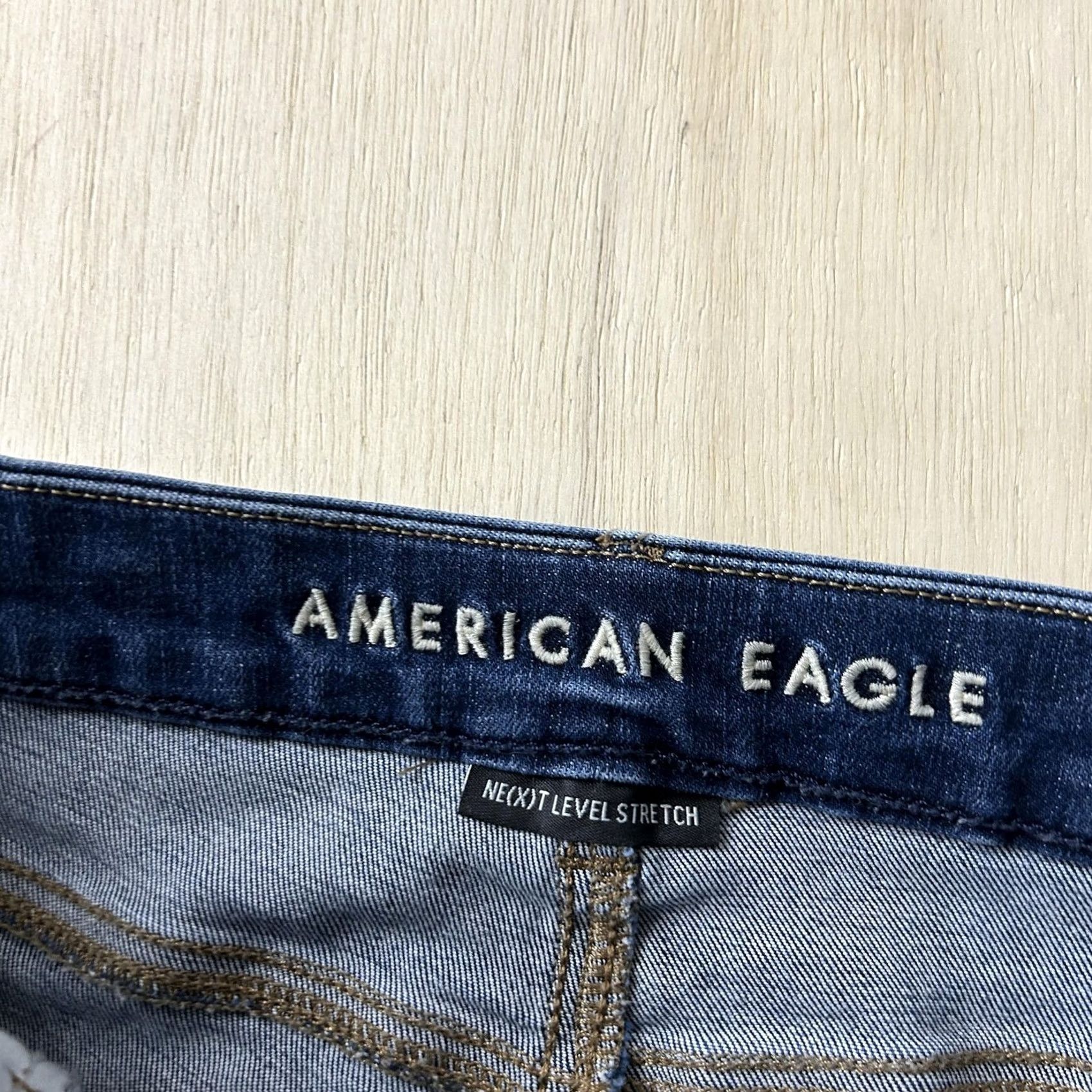 American Eagle Outfitters American Eagle Outfitters Jeans Womens 10 Short Med Blue Distressed Size 32" / US 10 / IT 46 - 2 Thumbnail
