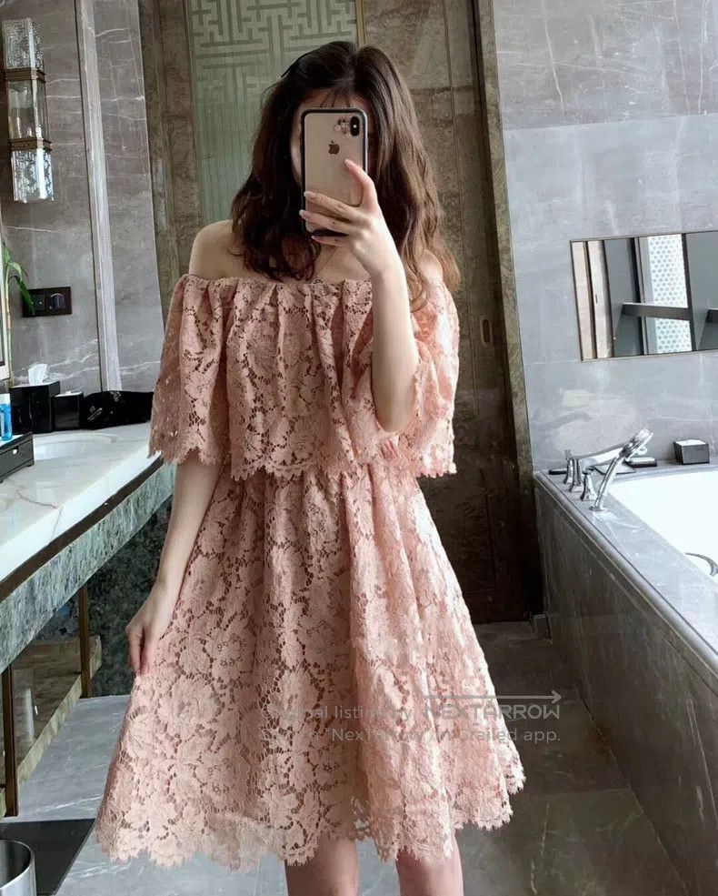 Valentino Valentino Pink lace dress Size S / US 4 / IT 40 - 1 Thumbnail