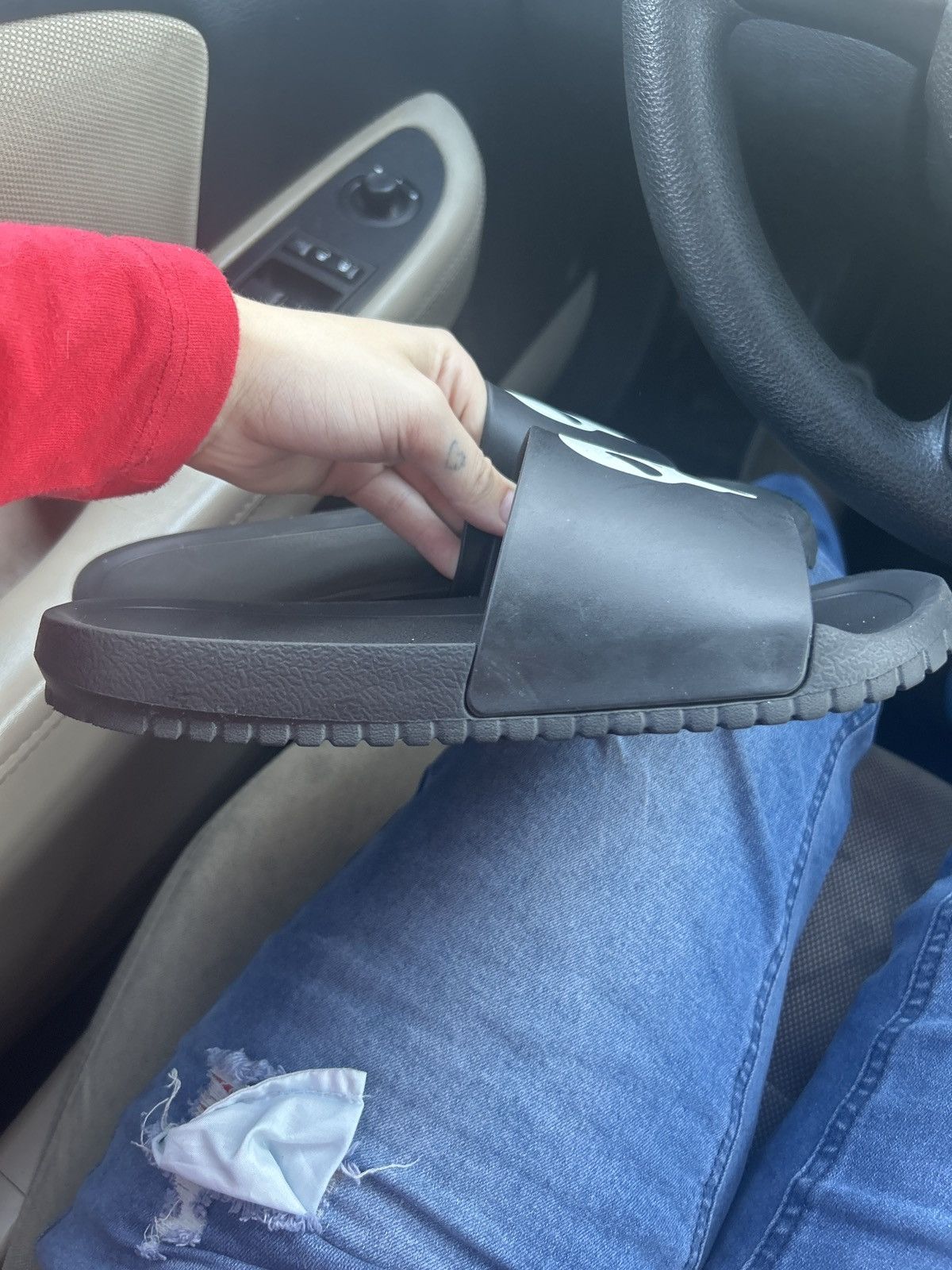Other Scream slip on shoes Size US 7 / EU 40 - 2 Thumbnail