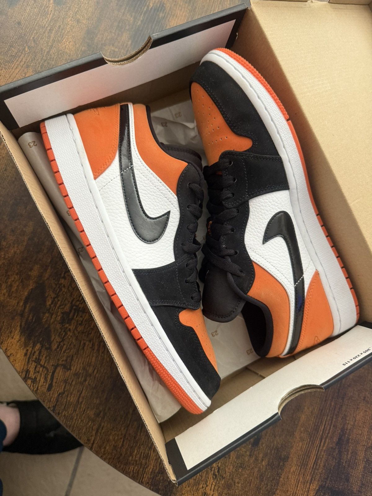 Jordan Brand Jordan 1 low shattered backboard Size US 11 / EU 44 - 6 Thumbnail