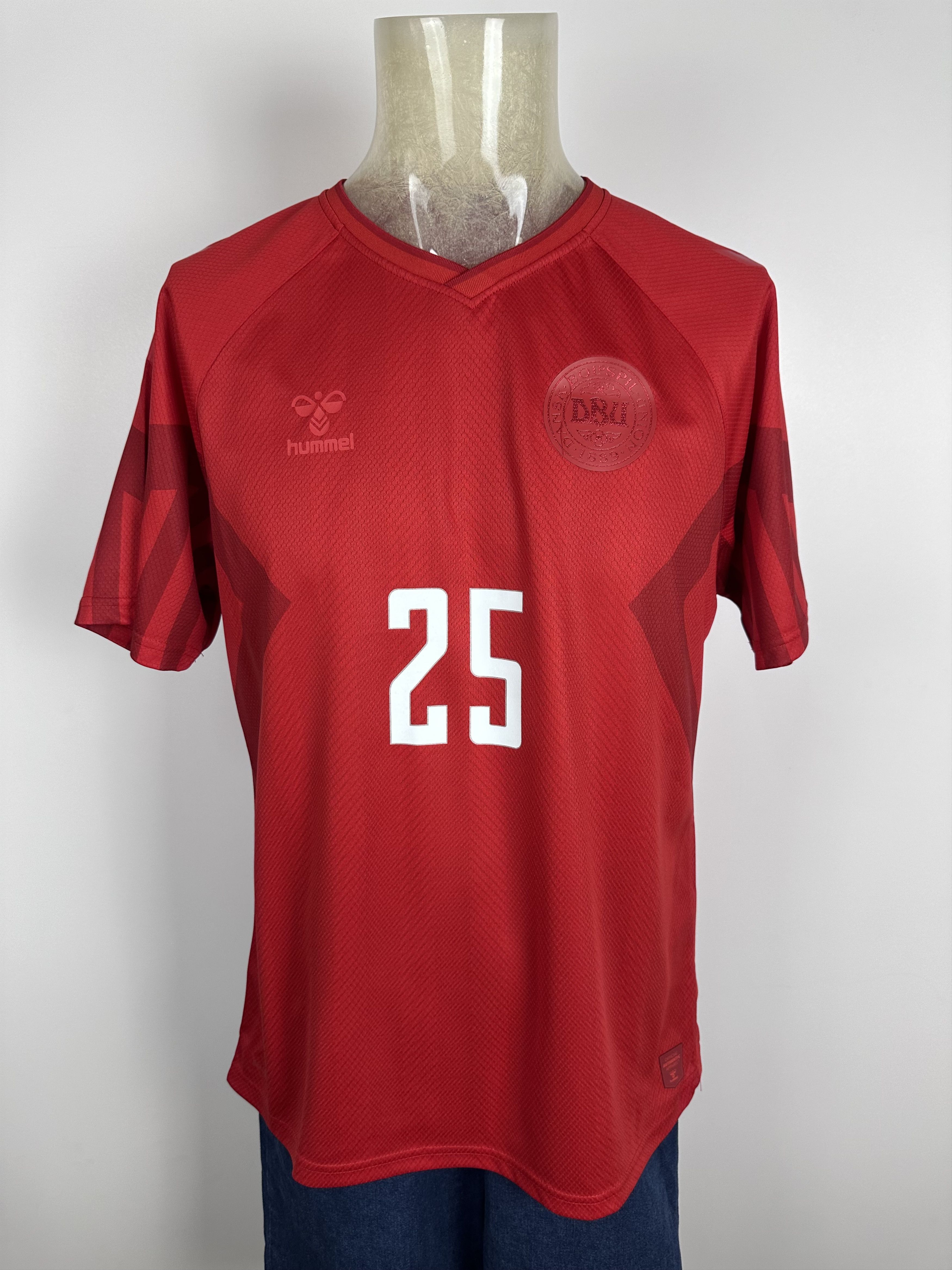 Hummel DENMARK 2022 2023 FOOTBALL SHIRT SOCCER JERSEY #25 LINDSTROM Size US XL / EU 56 / 4 - 4 Thumbnail