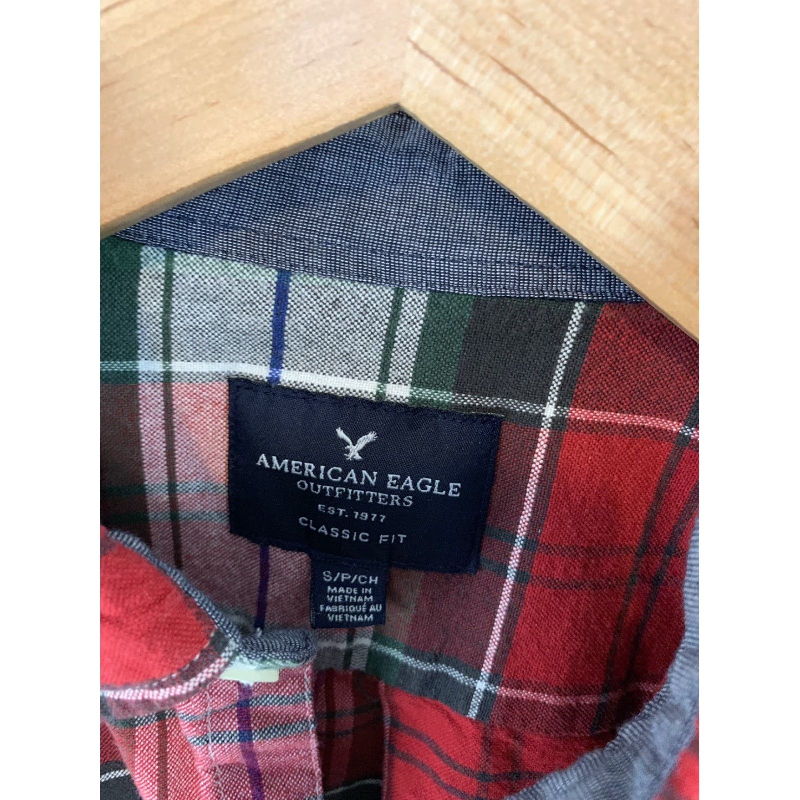 American Eagle Outfitters American Eagle Outfitters Plaid Long Sleeve Button Shirt Mens Small Red Classic Fit Shirt Size US S / EU 44-46 / 1 - 2 Thumbnail