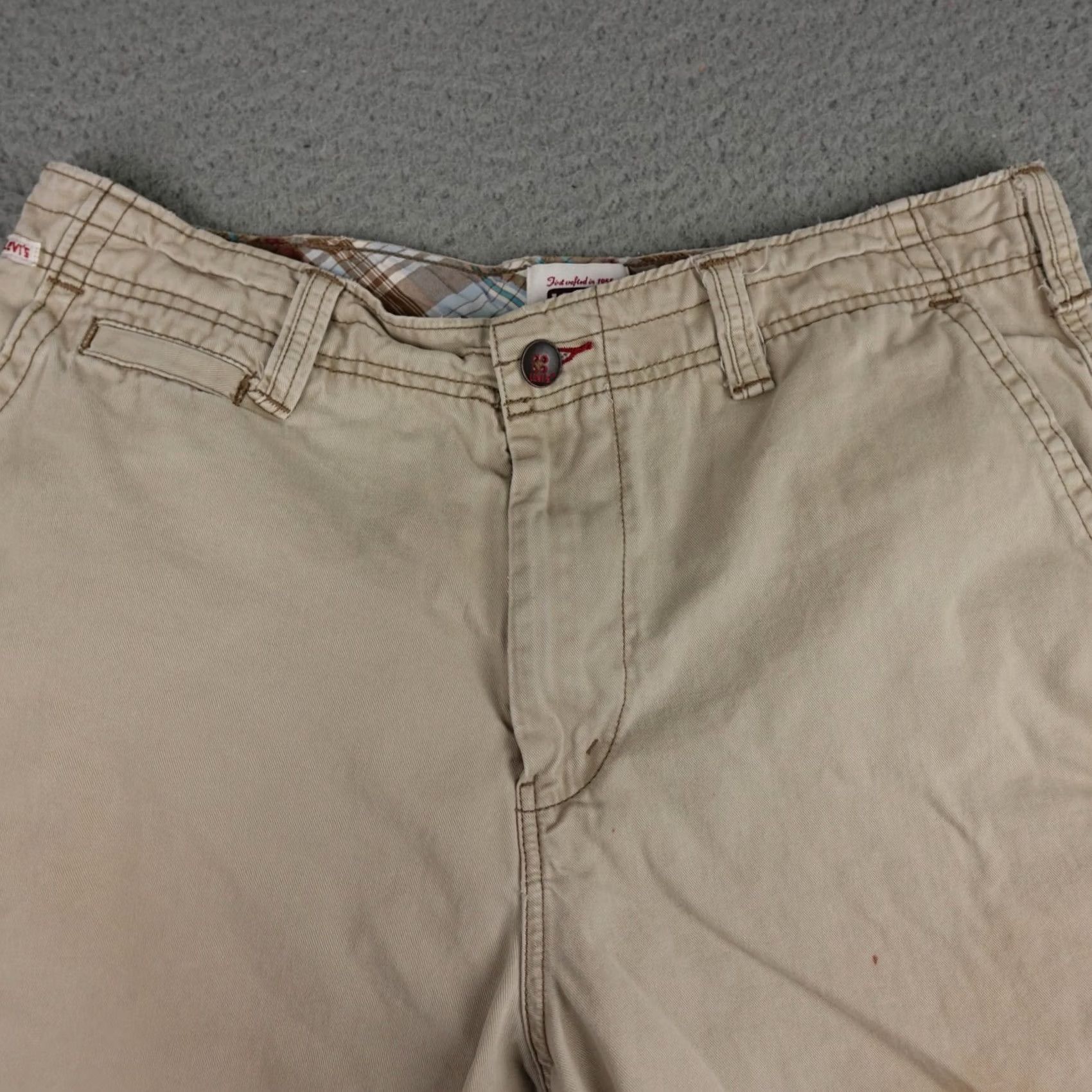 Levi's Levi's Shorts Mens 33 Brown White Tab Twill Grunge Streetwear Y2K Casual Regular 33in Brown Canvas Cotton Zipper Pockets Pattern Solid Tiny Flaws N/A Size US 33 - 6 Thumbnail