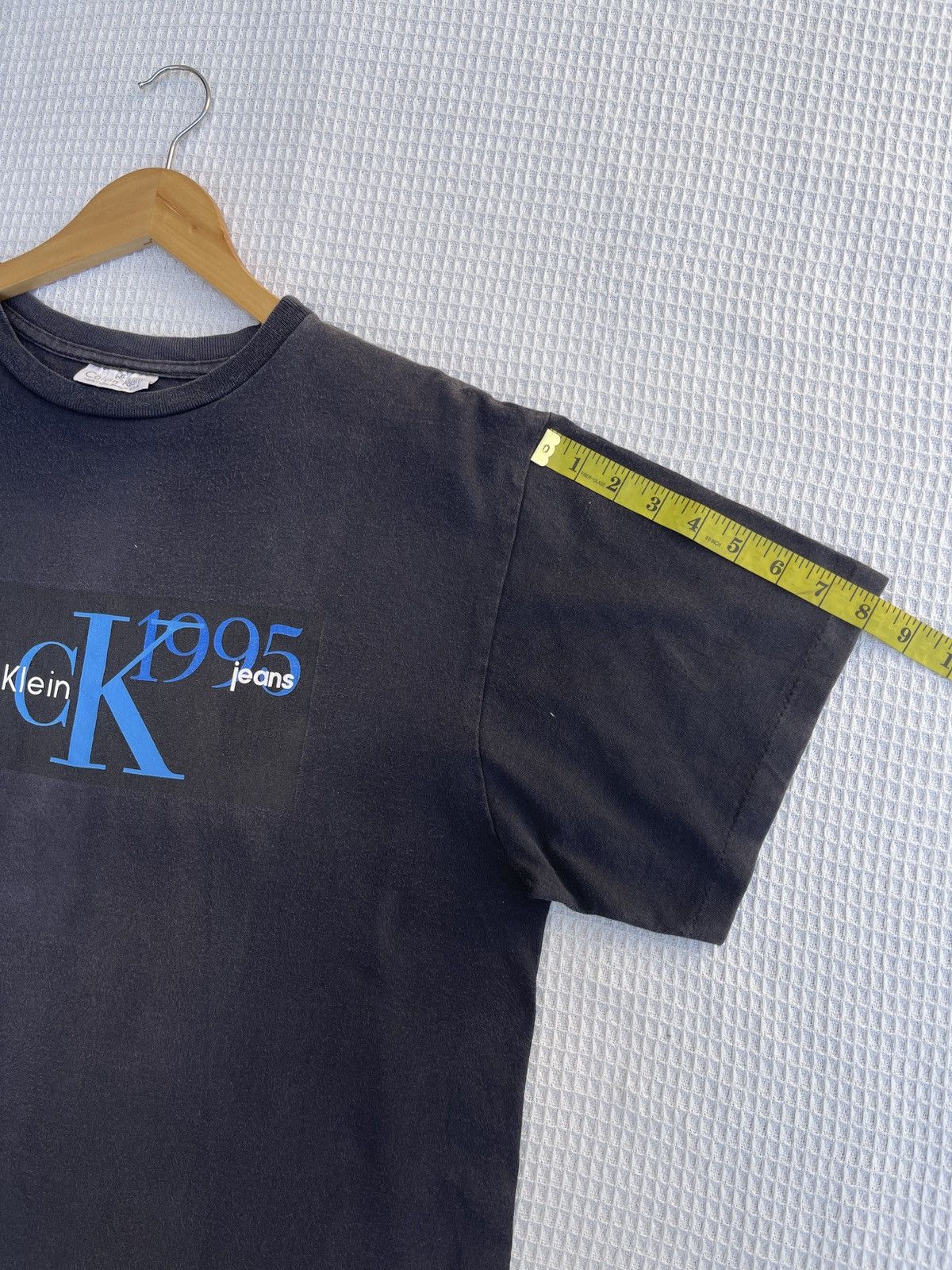 Calvin Klein Rare🔥Vtg90s Archive CALVIN KLEIN Sun Faded T Shirt Size US XL / EU 56 / 4 - 9 Thumbnail