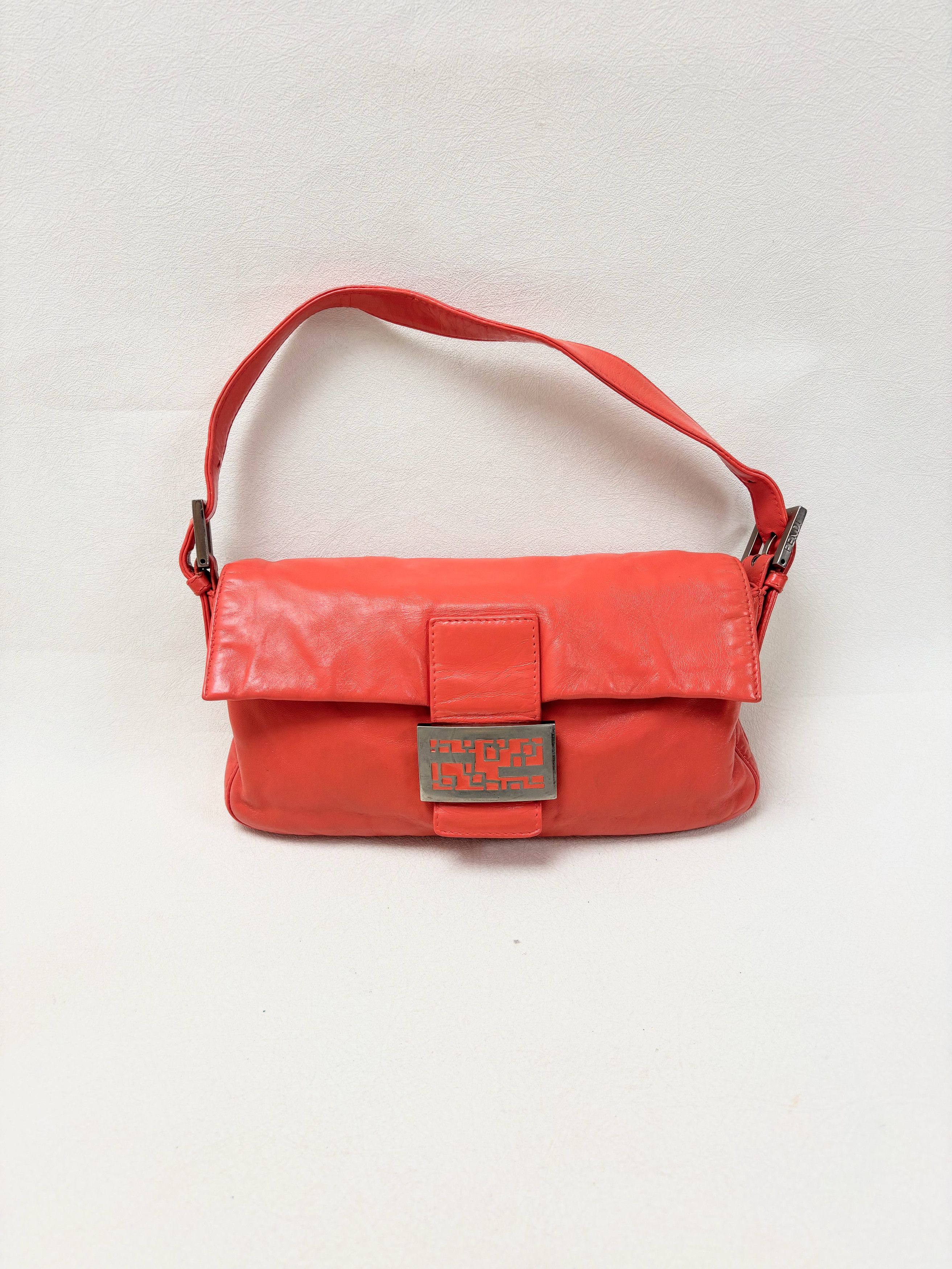 Fendi Sac Baguette Corail Size ONE SIZE - 1 Thumbnail