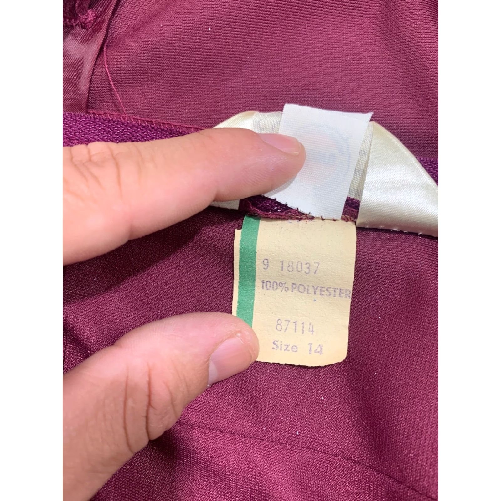 Vintage VINTAGE Koret of California Women's Skirt Knee Length Suede Burgundy 1960s Size 14 Feminine Pencil/Straight Womens Size 36" / US 14 / IT 50 - 3 Thumbnail