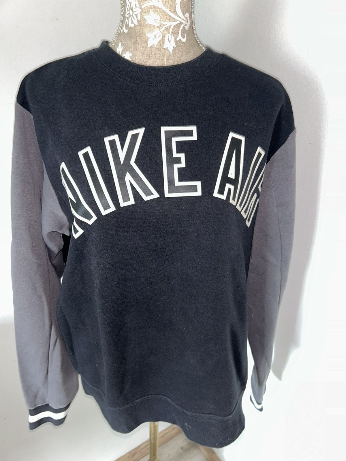 Nike Vintage Y2K Nike Air Sweatshirt Size US M / EU 48-50 / 2 - 1 Thumbnail