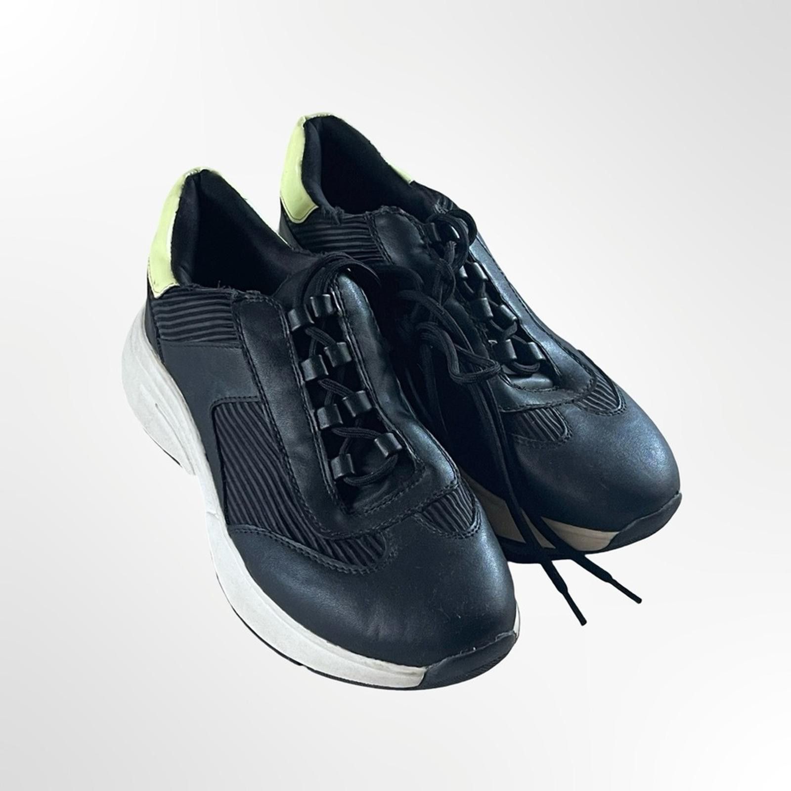 Forever 21 Forever 21 Women's Black Athletic Shoes in size 7 Size US 7 / IT 37 - 1 Thumbnail