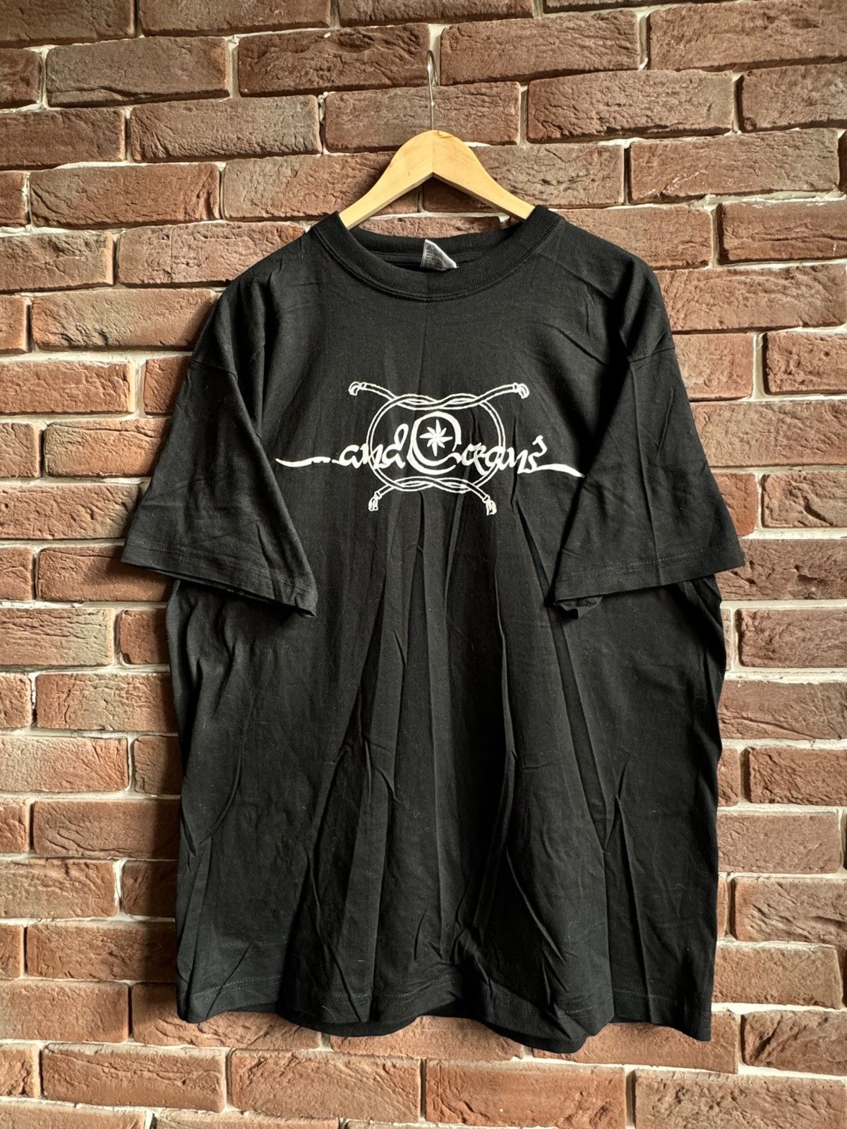 Band Tees 1998 And Oceans Gallery Of Thoughts Black Metal Band Tshirt Size US XL / EU 56 / 4 - 2 Thumbnail
