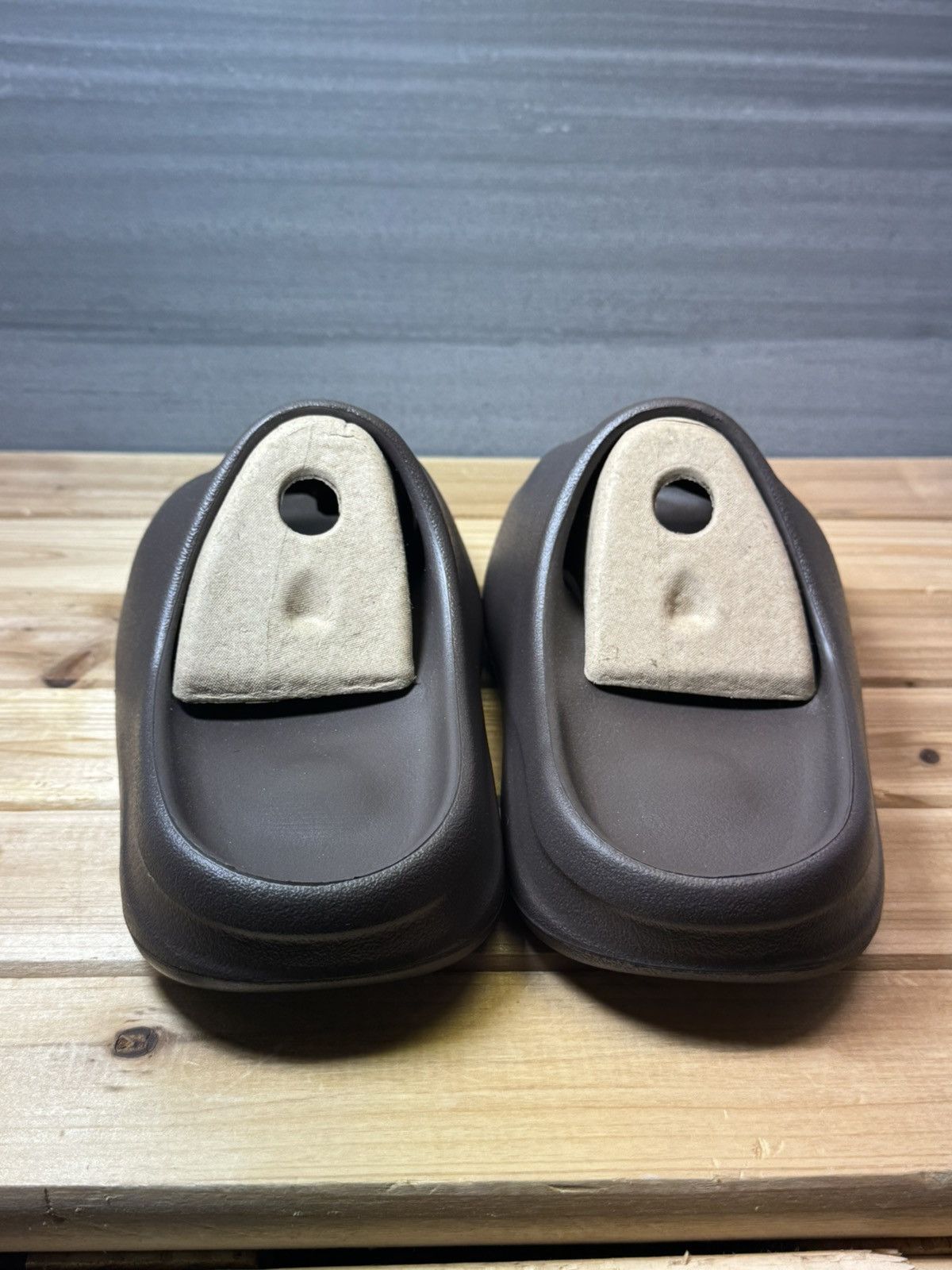 Yeezy Yeezy YZY YS-01 Chocolate Slide Brand New Sizes 9-10 Size US 9 / EU 42 - 2 Thumbnail