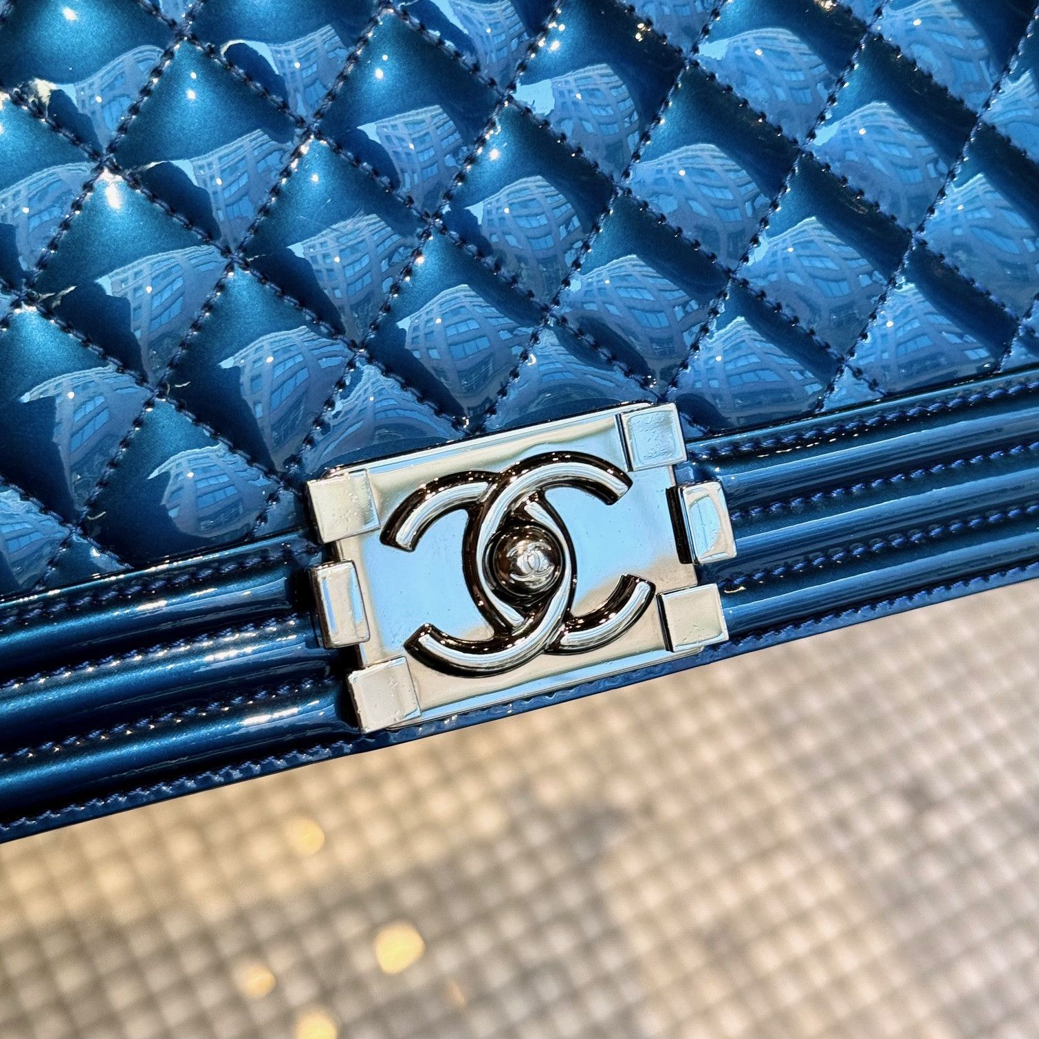 Chanel Chanel 2014 Metallic Blue Patent Old Medium Boy Bag Size ONE SIZE - 17 Thumbnail