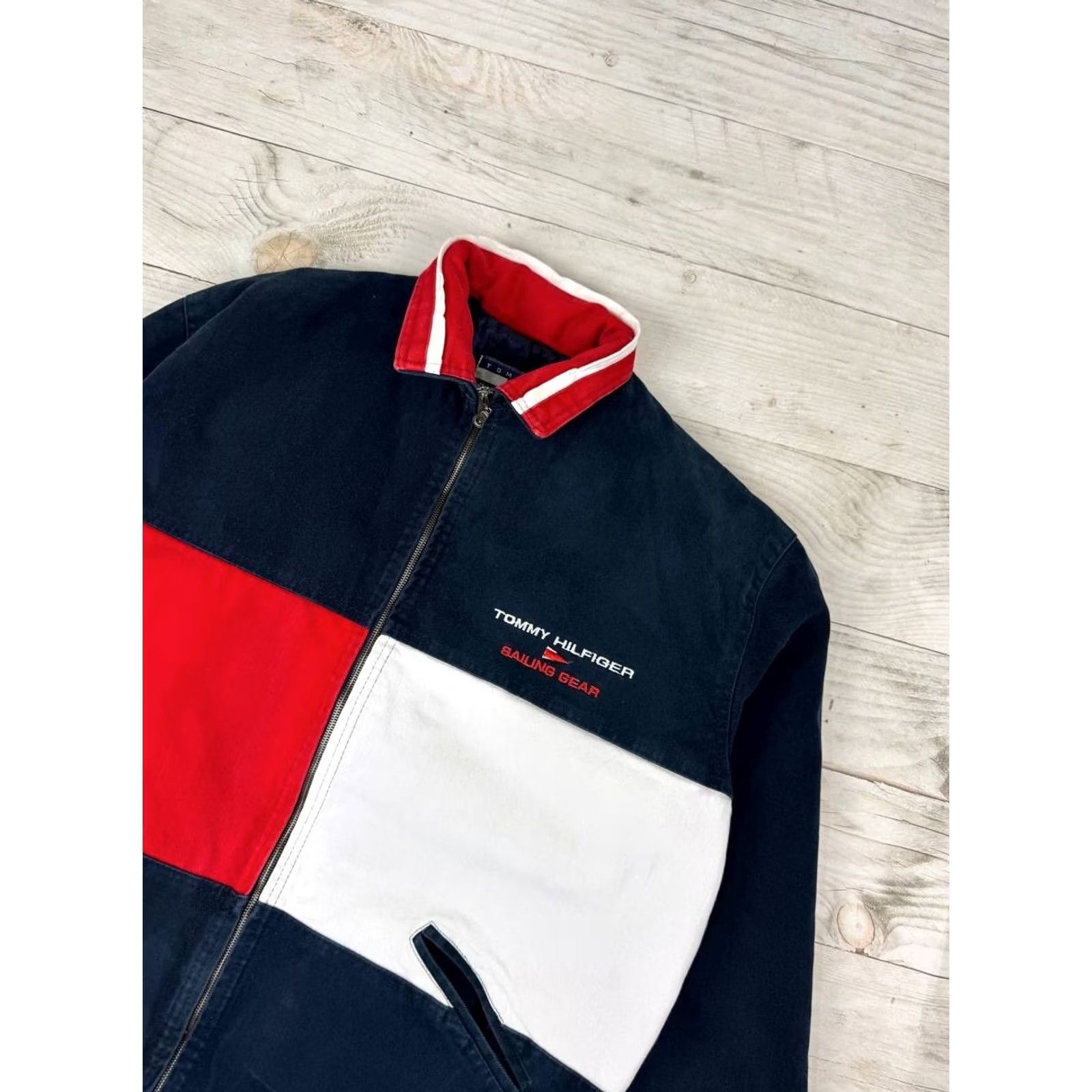 Tommy Hilfiger VINTAGE Tommy Hilfiger Denim Jacket 90s Big Logo USA Y2K Men Size L Blue Jackets Mens Size US L / EU 52-54 / 3 - 5 Thumbnail